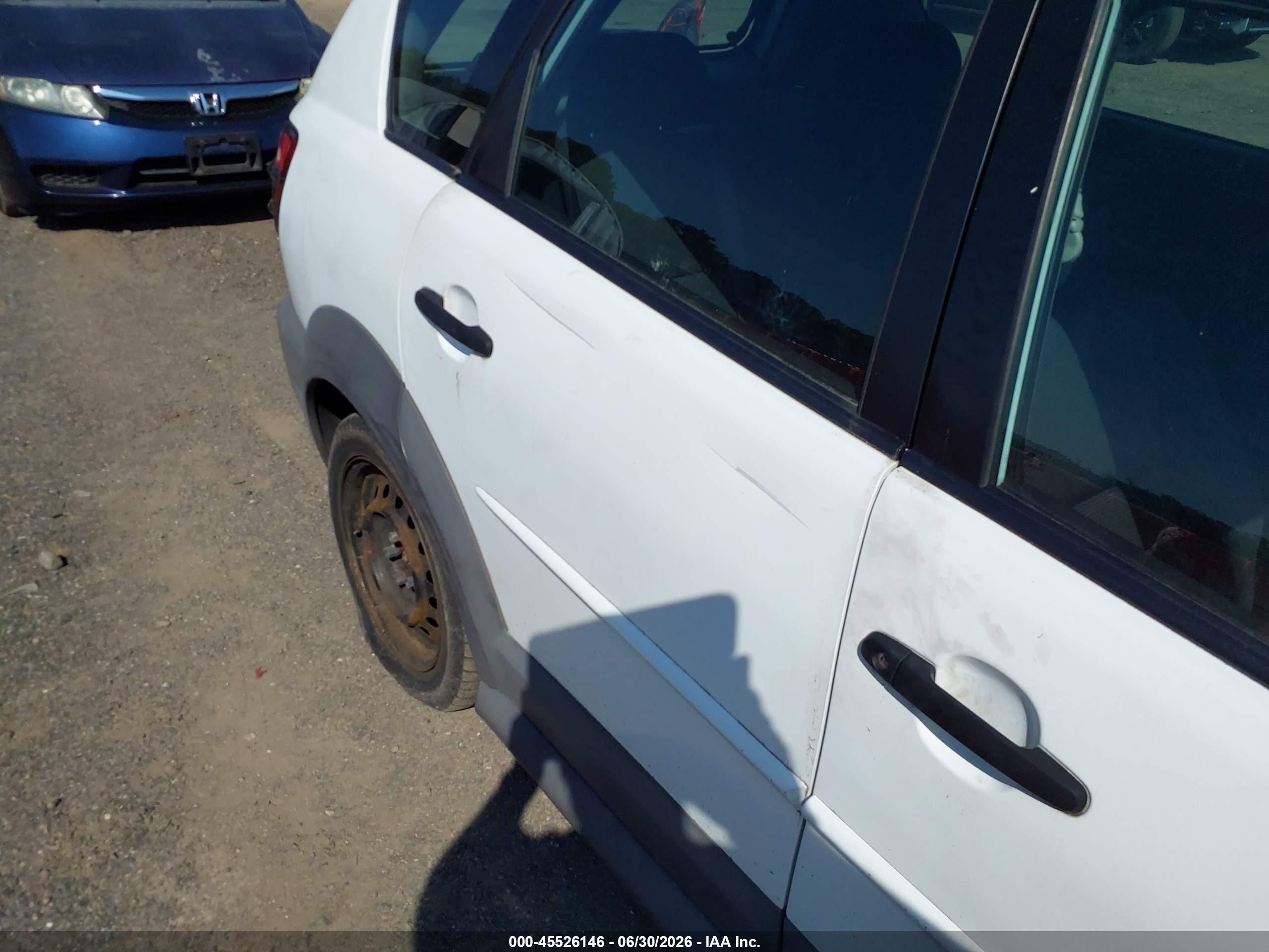 2005 Pontiac Vibe   White vin: 5Y2SL63815Z449713