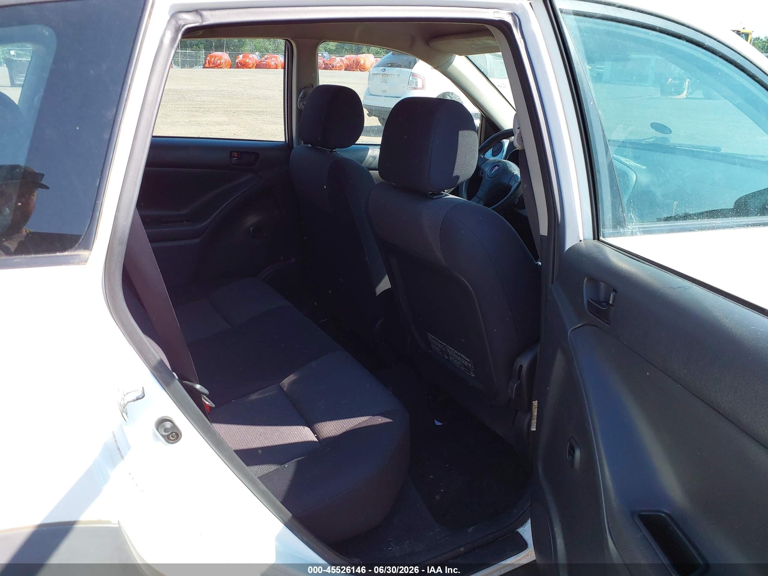 2005 Pontiac Vibe   White vin: 5Y2SL63815Z449713