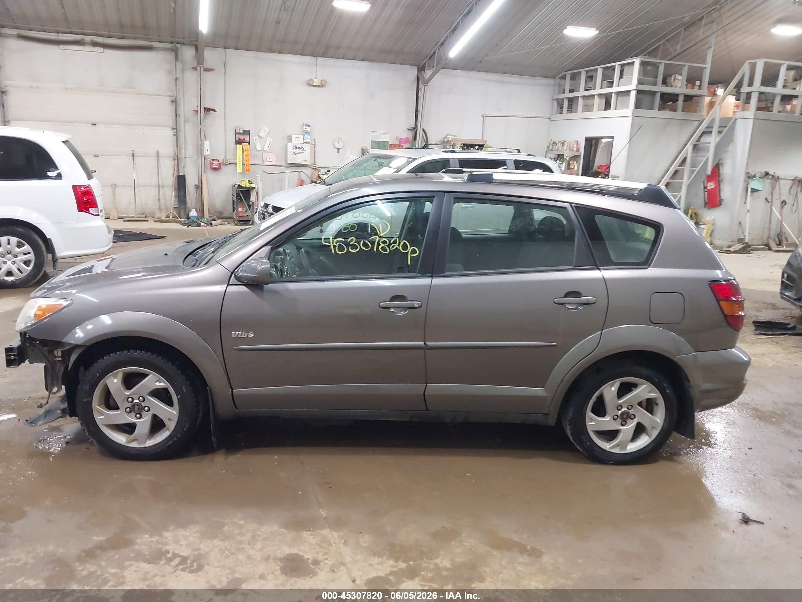 2005 Pontiac Vibe   Серый vin: 5Y2SL63825Z446027