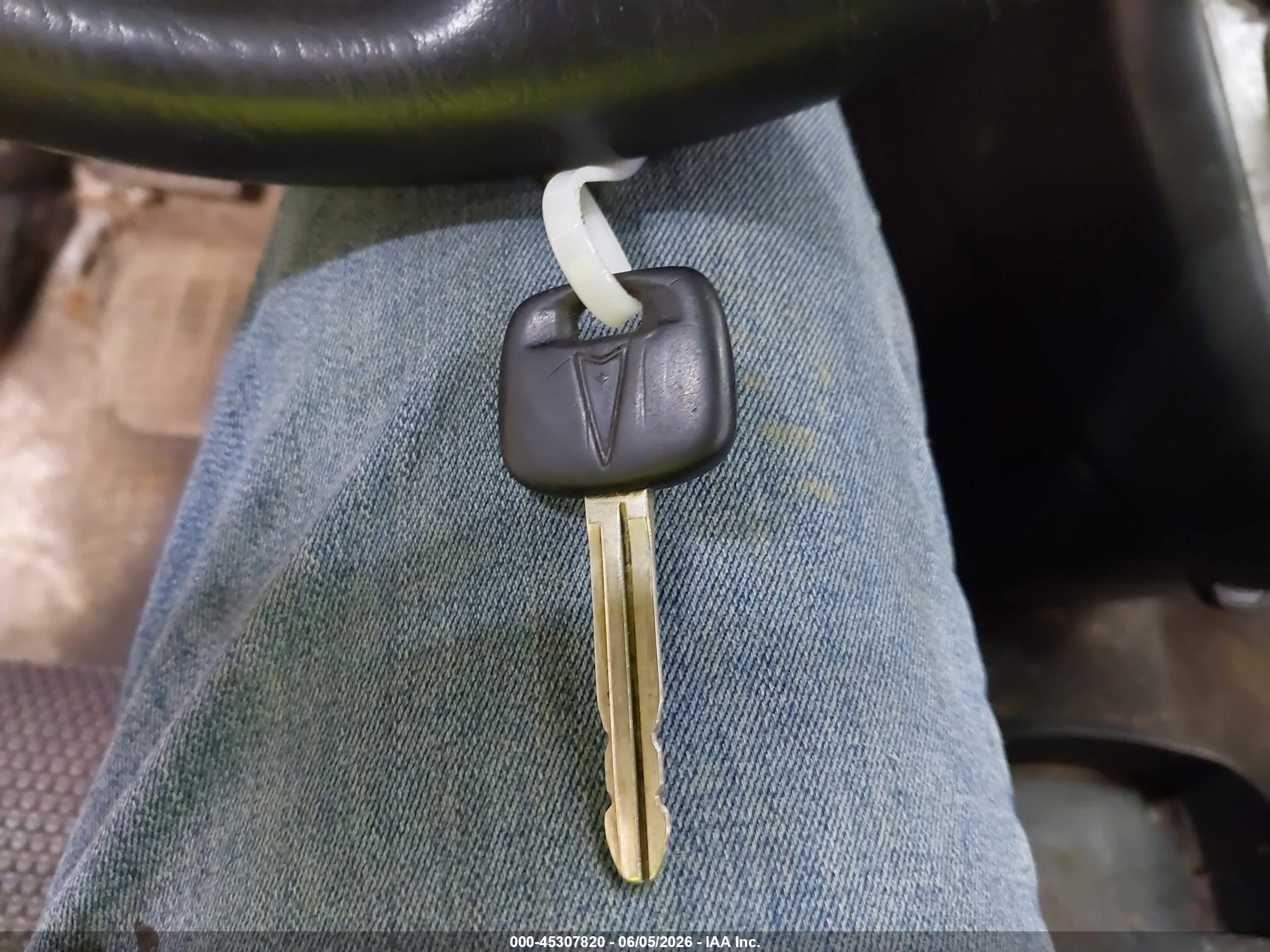 2005 Pontiac Vibe   Серый vin: 5Y2SL63825Z446027