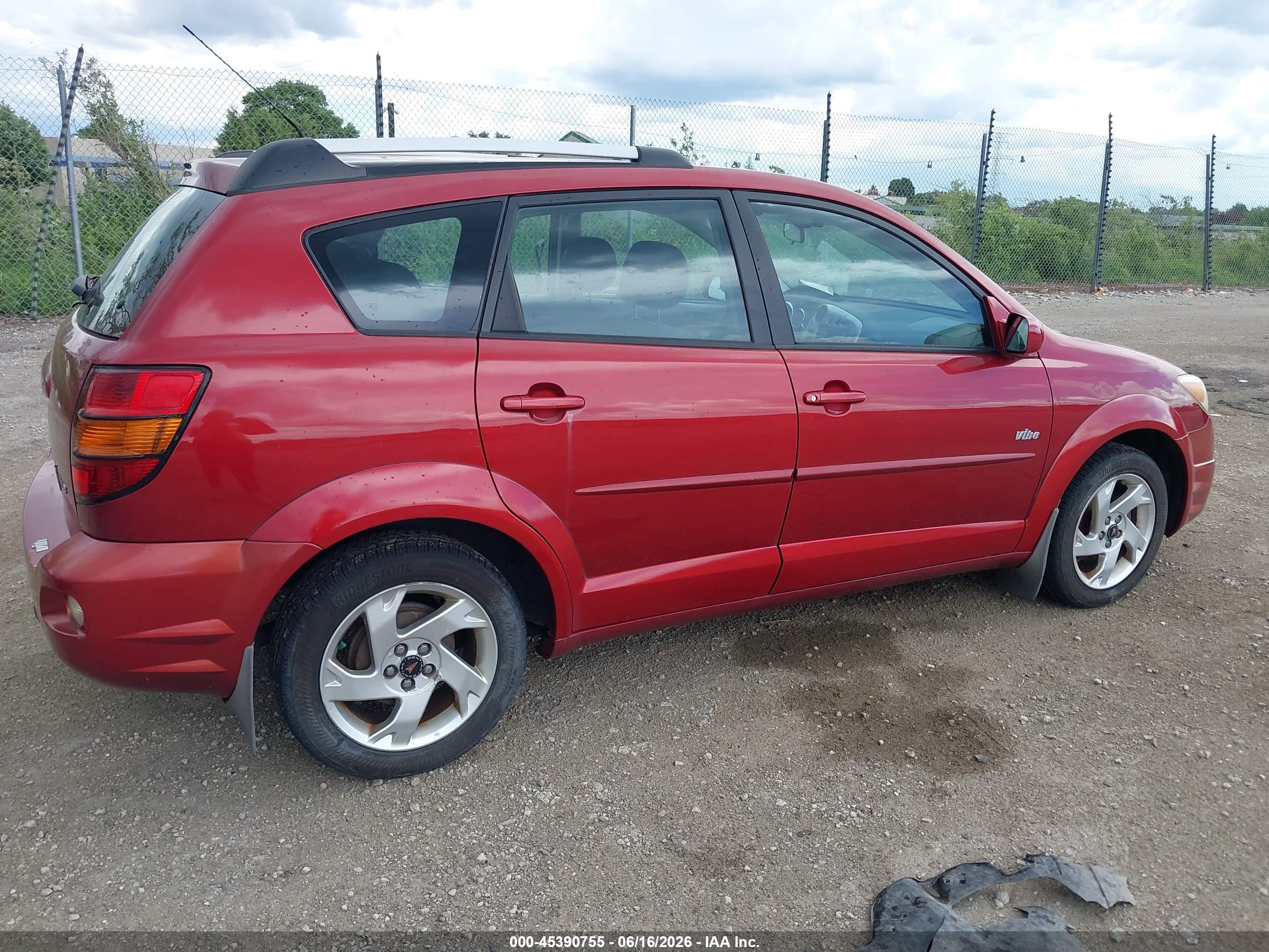 2005 Pontiac Vibe   Red vin: 5Y2SL63825Z473065