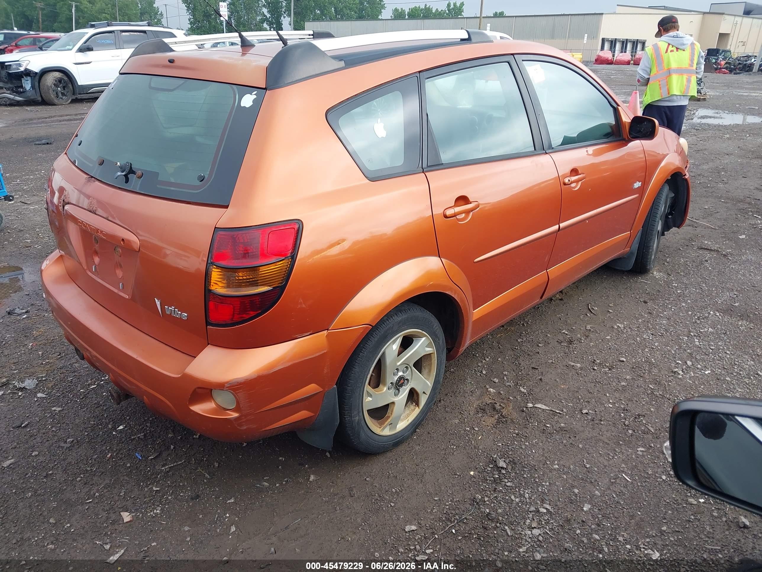 2005 Pontiac Vibe   Orange vin: 5Y2SL63825Z477505