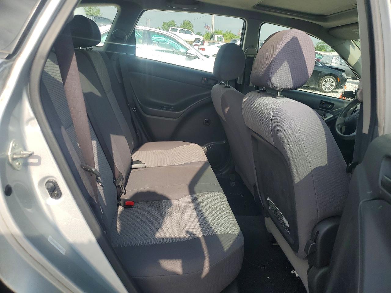 2005 Pontiac Vibe Silver vin: 5Y2SL63835Z458008