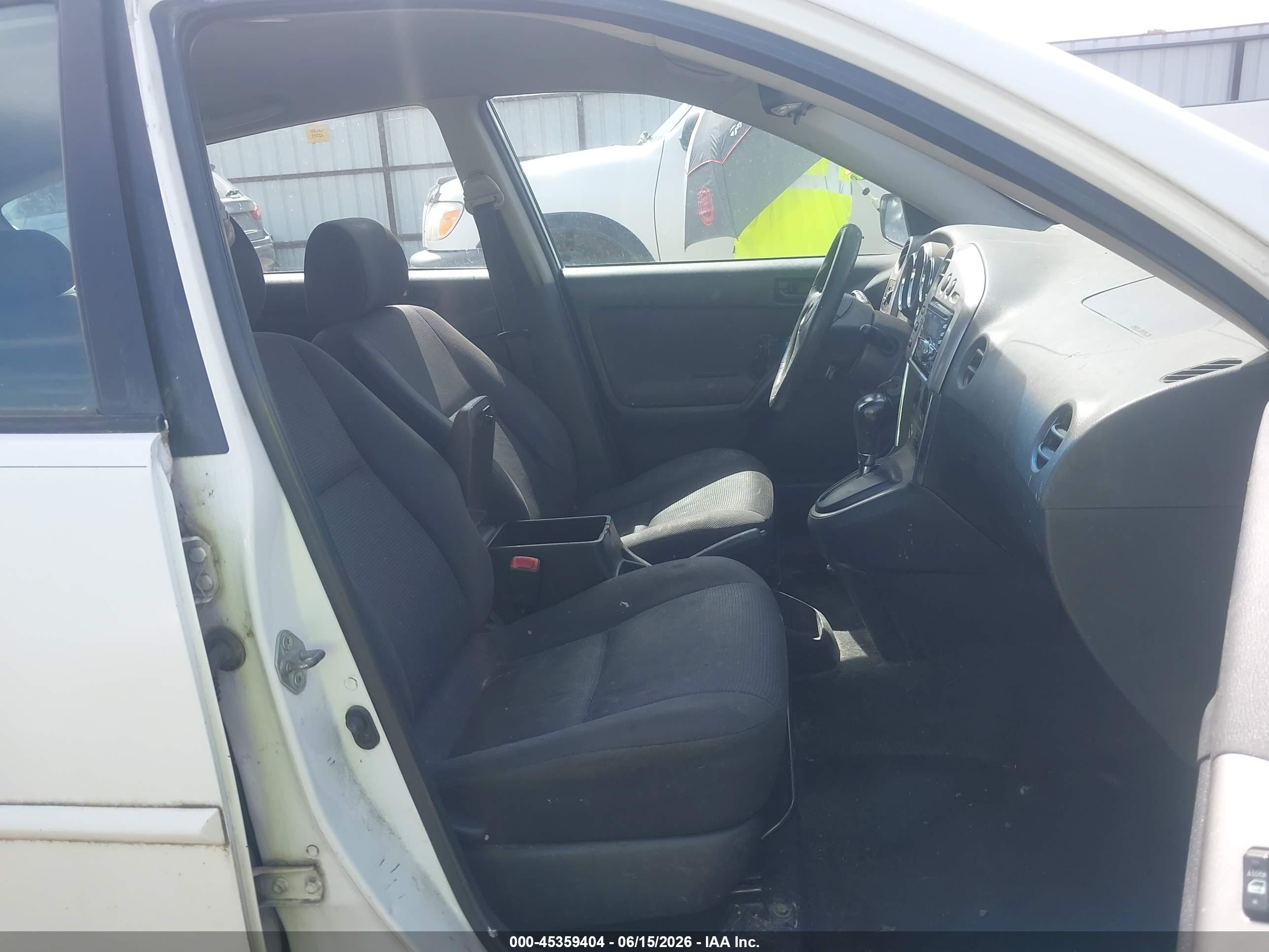 2005 Pontiac Vibe   White vin: 5Y2SL63835Z464312