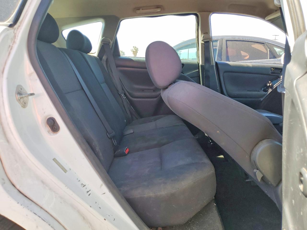2005 Pontiac Vibe White vin: 5Y2SL63835Z468196