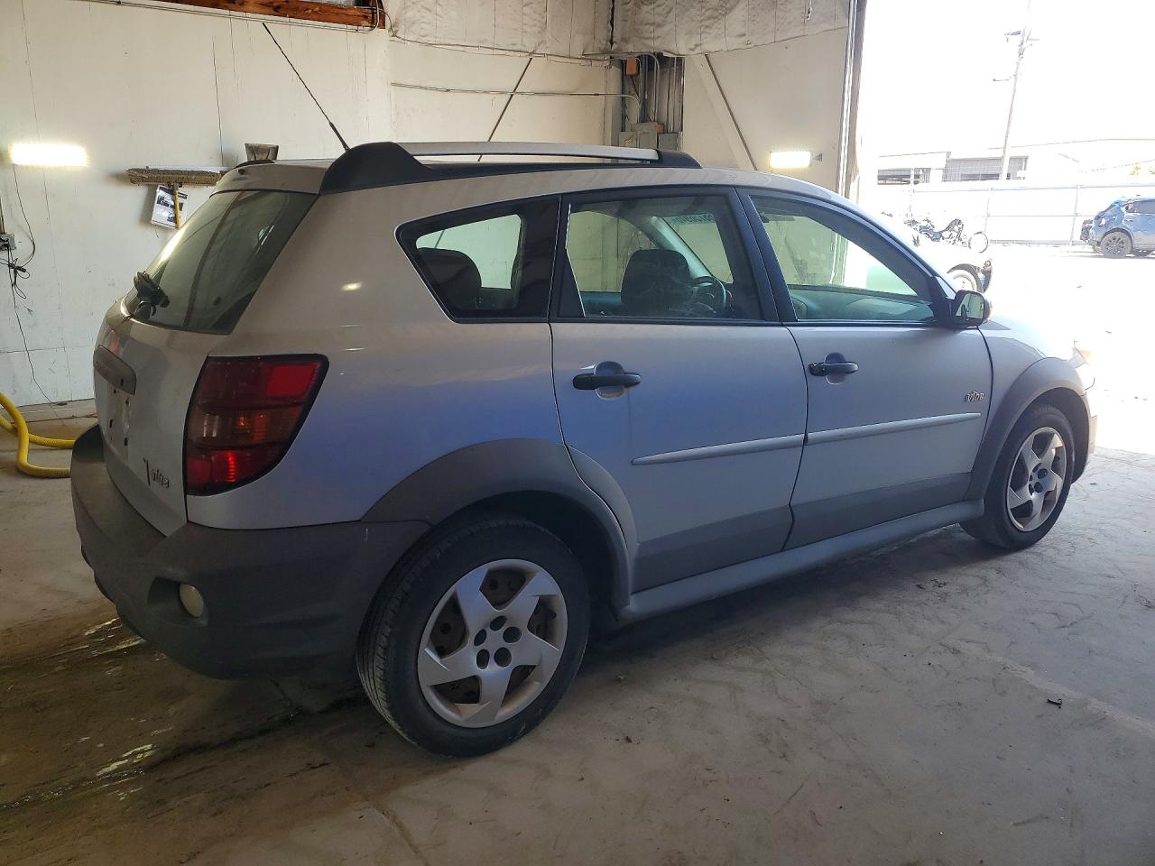 2005 Pontiac Vibe Silver vin: 5Y2SL63835Z483023