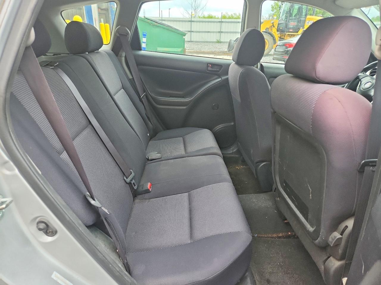 2005 Pontiac Vibe Silver vin: 5Y2SL63845Z423350