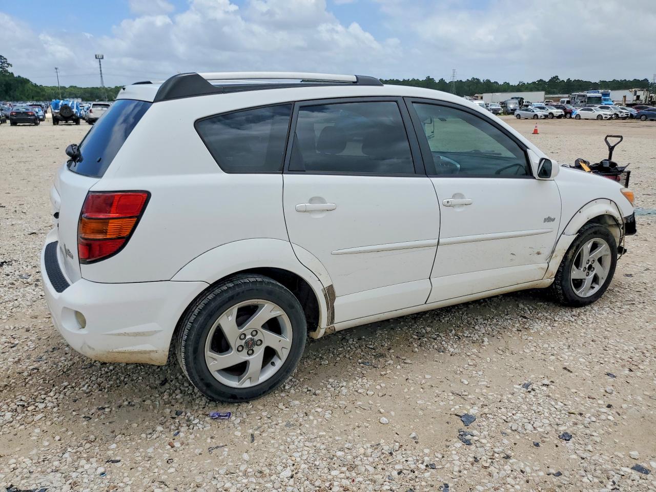 2005 Pontiac Vibe White vin: 5Y2SL63845Z432226