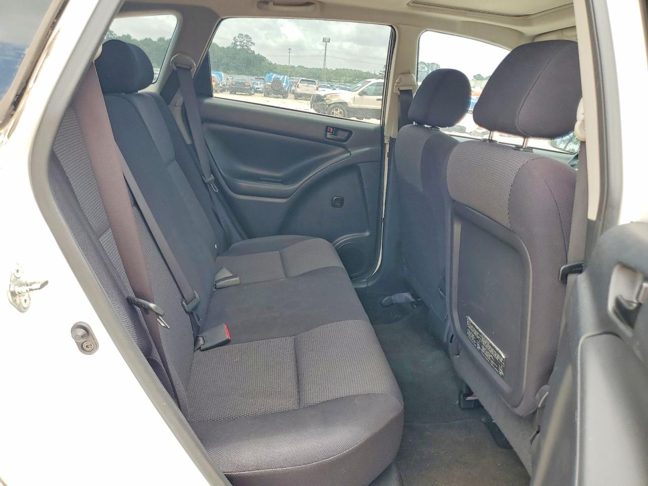 2005 Pontiac Vibe White vin: 5Y2SL63845Z432226