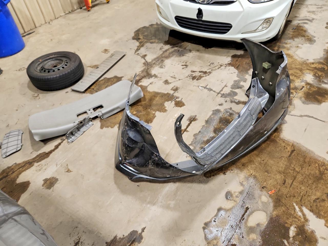 2005 Pontiac Vibe Silver vin: 5Y2SL63845Z438379