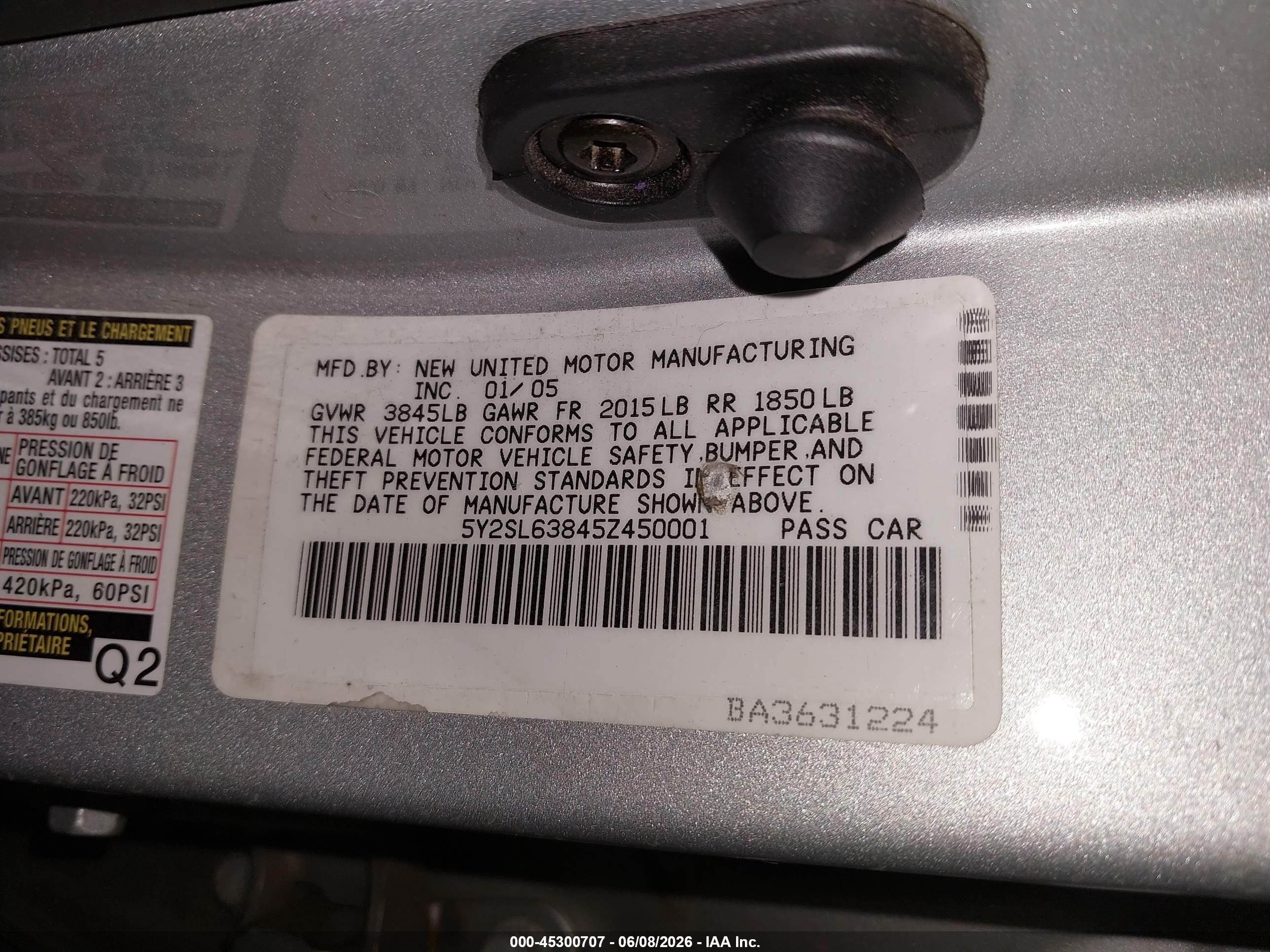 2005 Pontiac Vibe   Silver vin: 5Y2SL63845Z450001