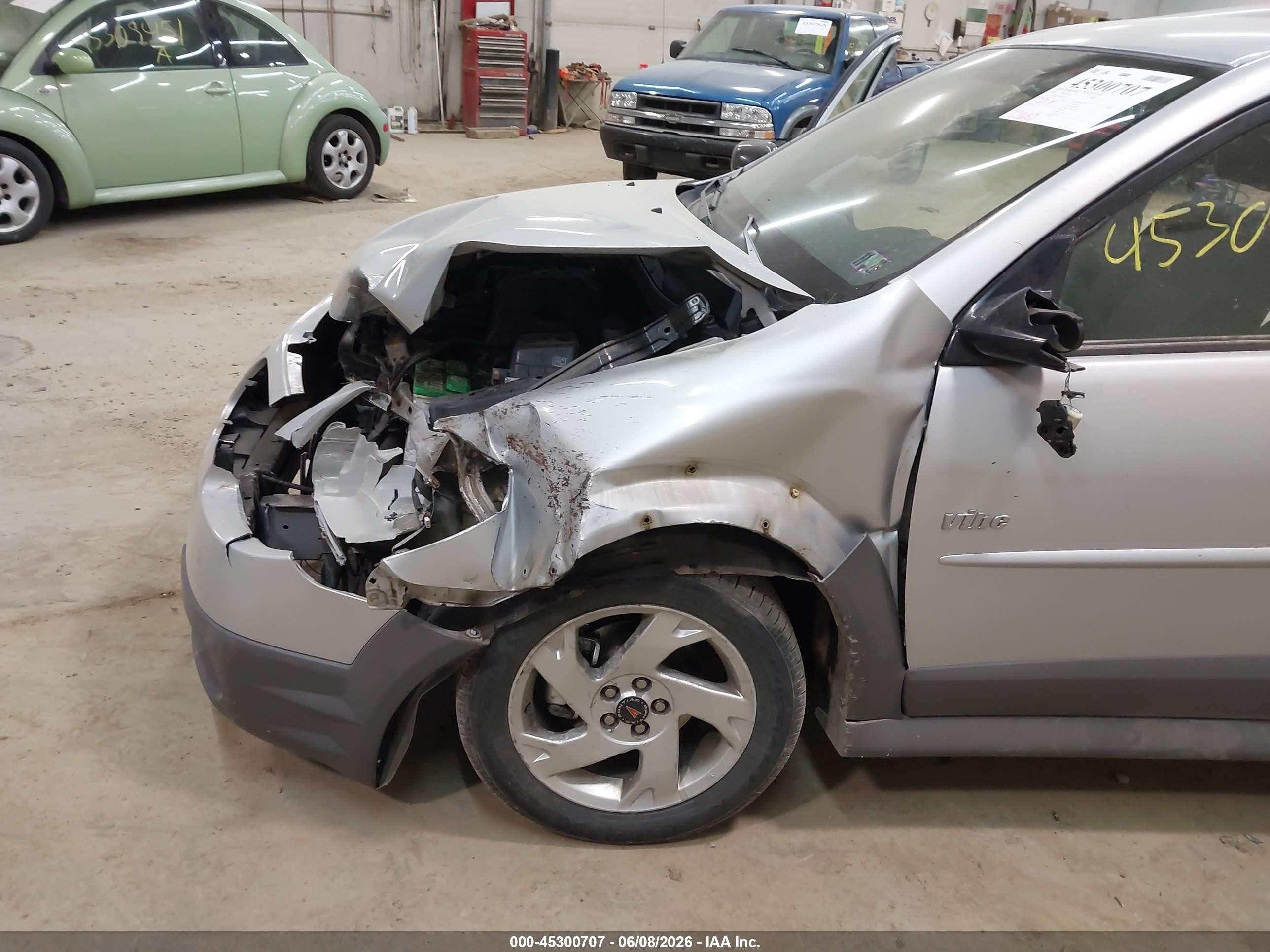 2005 Pontiac Vibe   Silver vin: 5Y2SL63845Z450001
