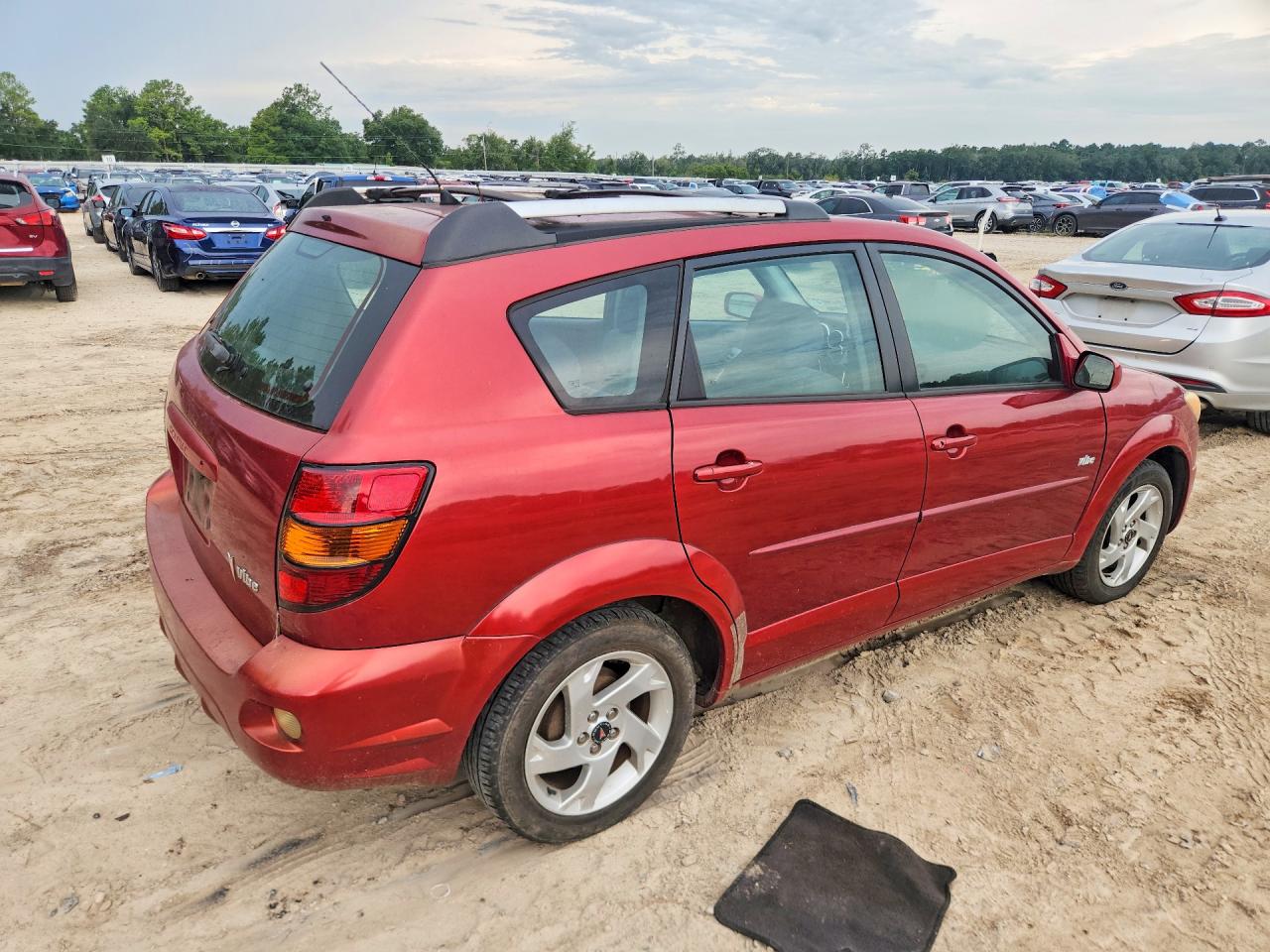 2005 Pontiac Vibe Red vin: 5Y2SL63845Z483158