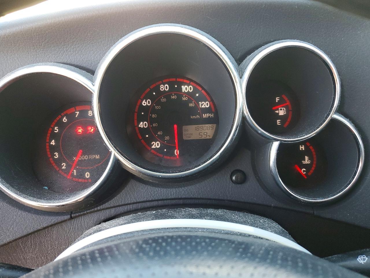 2005 Pontiac Vibe White vin: 5Y2SL63855Z465638