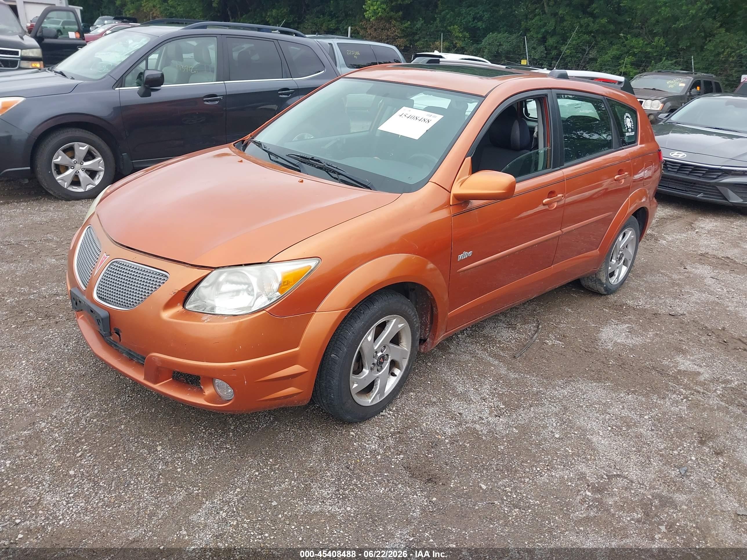 2005 Pontiac Vibe   Orange vin: 5Y2SL63875Z403335