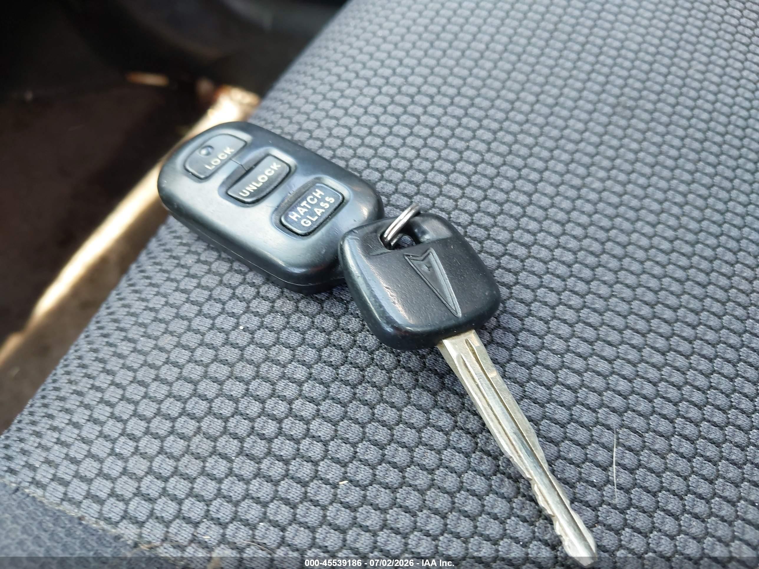 2005 Pontiac Vibe   Красный vin: 5Y2SL63875Z439350