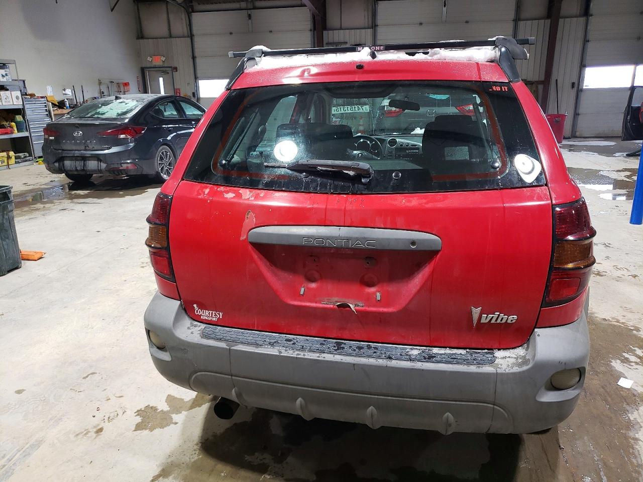 2005 Pontiac Vibe Red vin: 5Y2SL63875Z455127
