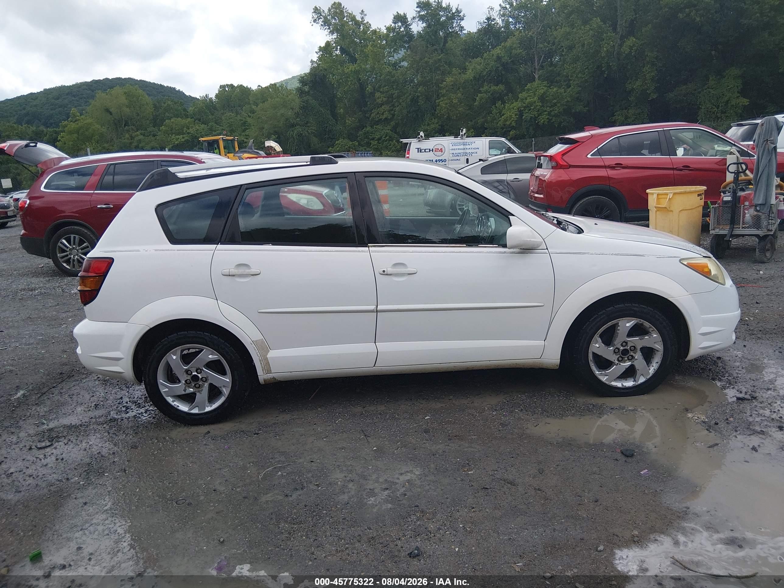 2005 Pontiac Vibe   White vin: 5Y2SL63875Z482389