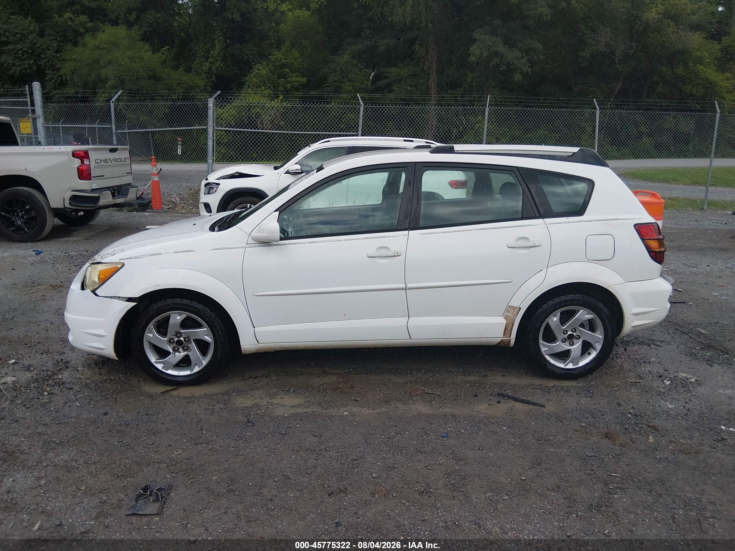2005 Pontiac Vibe   White vin: 5Y2SL63875Z482389