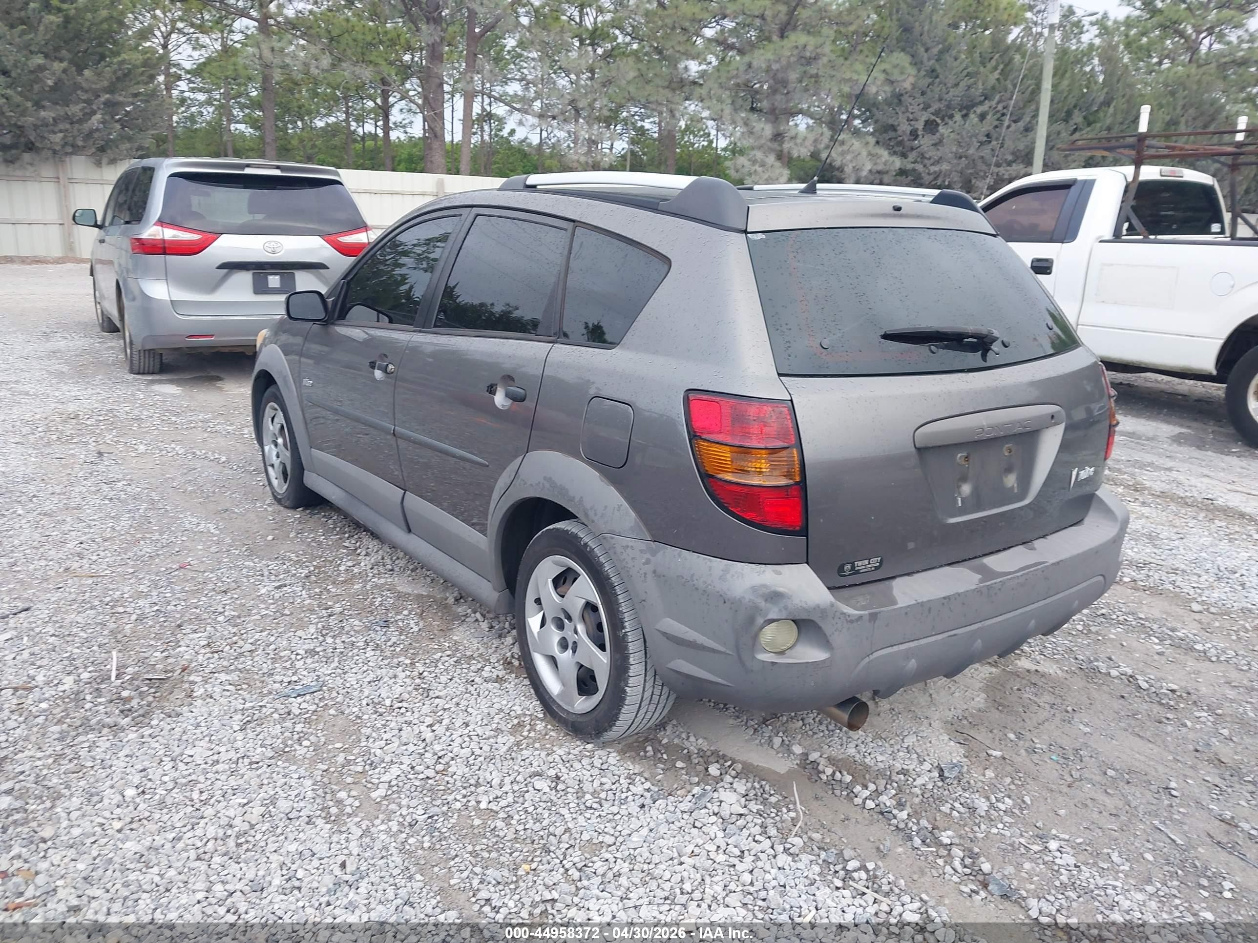 2005 Pontiac Vibe   Gray vin: 5Y2SL63885Z439485