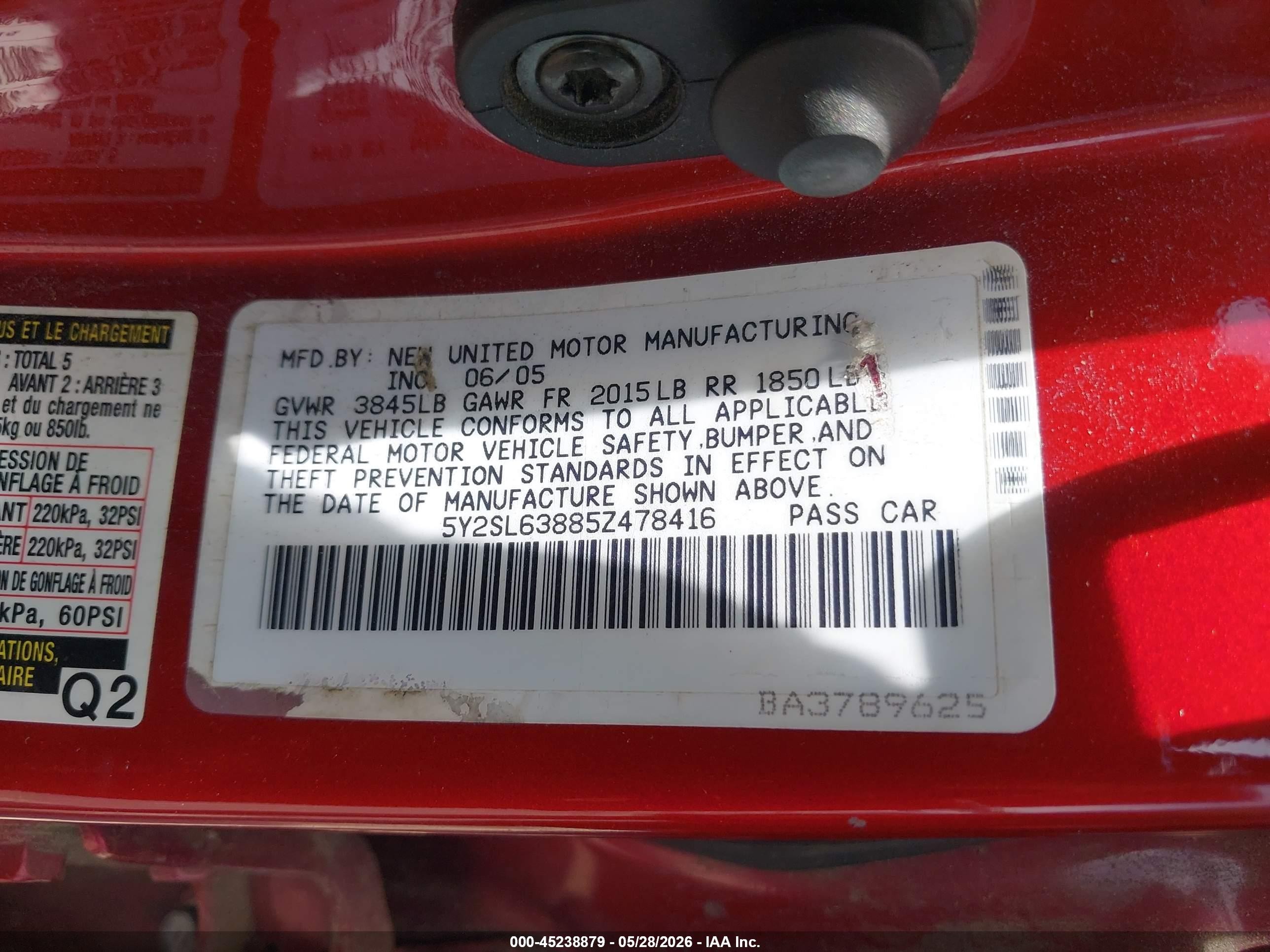 2005 Pontiac Vibe   Red vin: 5Y2SL63885Z478416