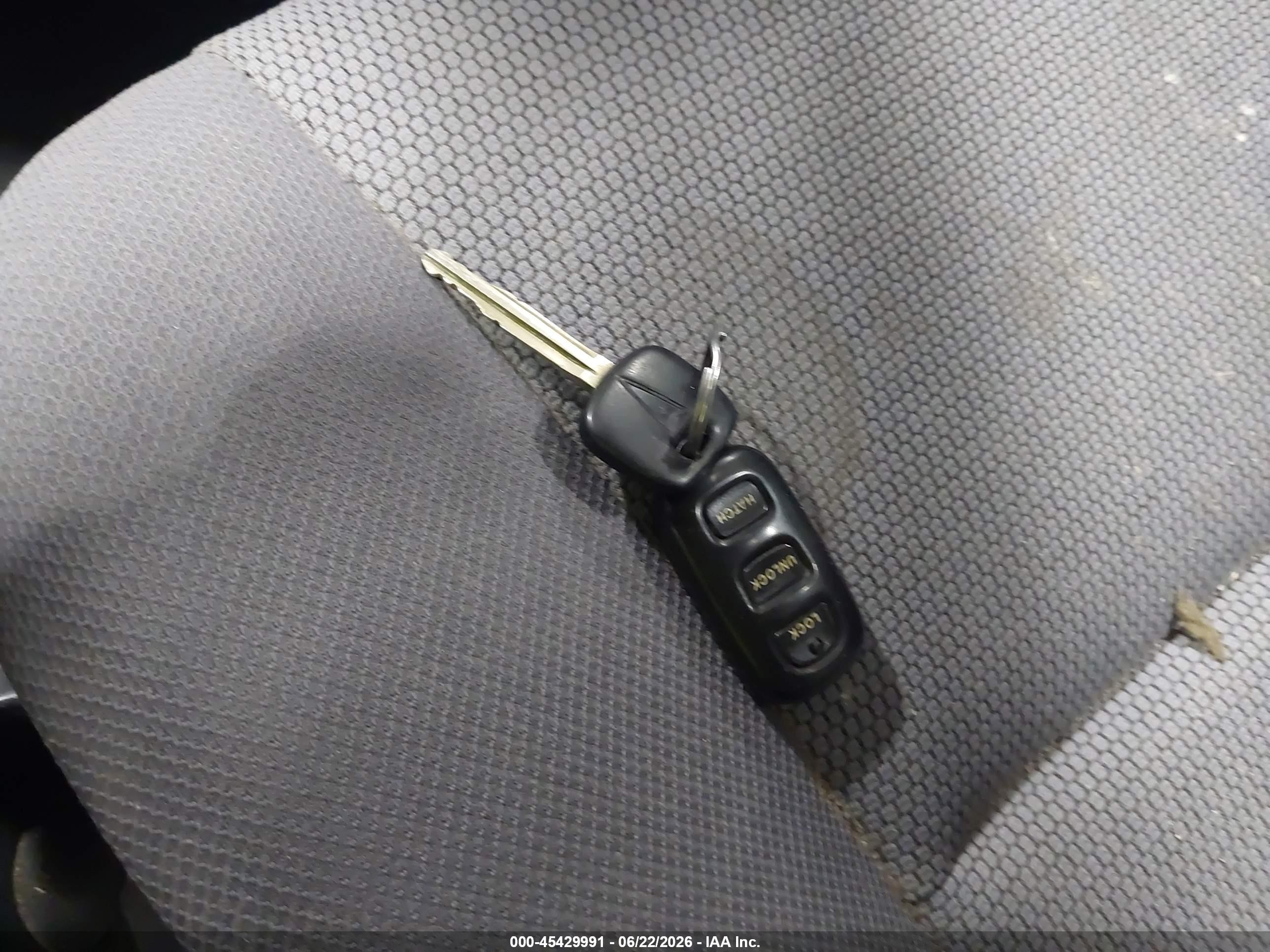 2005 Pontiac Vibe   Gray vin: 5Y2SL63895Z420878