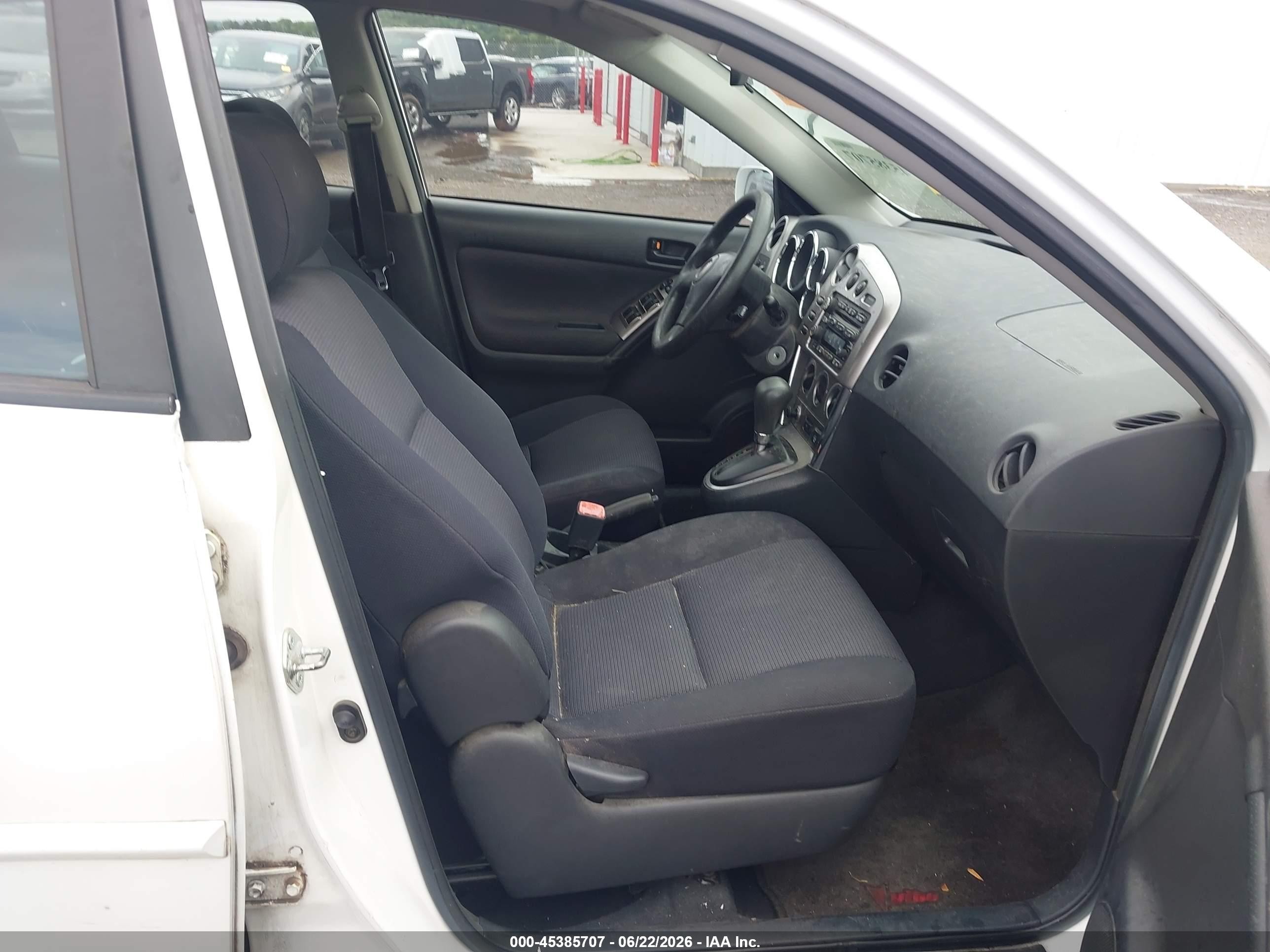 2005 Pontiac Vibe   White vin: 5Y2SL63895Z443058