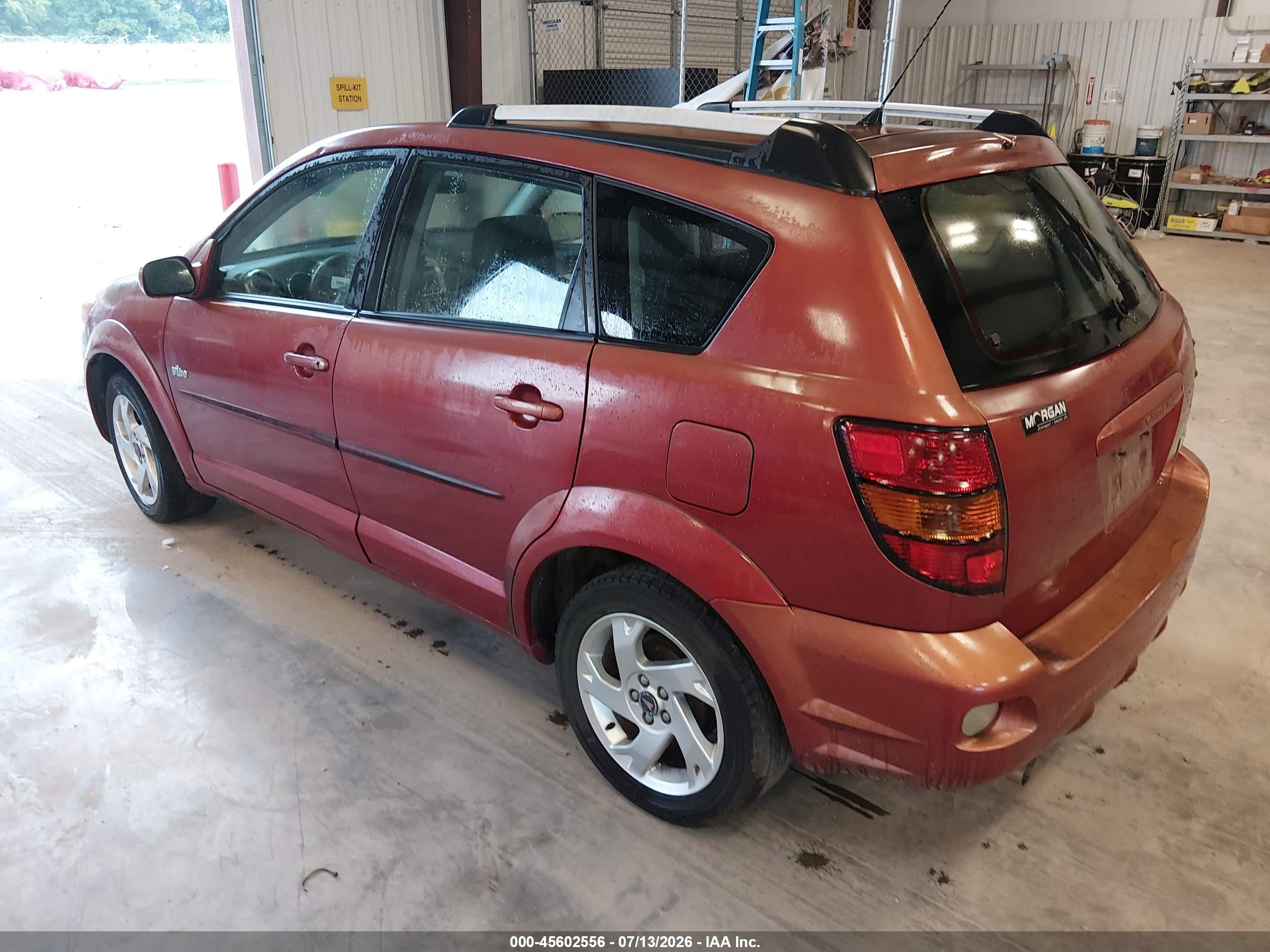 2005 Pontiac Vibe   Orange vin: 5Y2SL638X5Z421795
