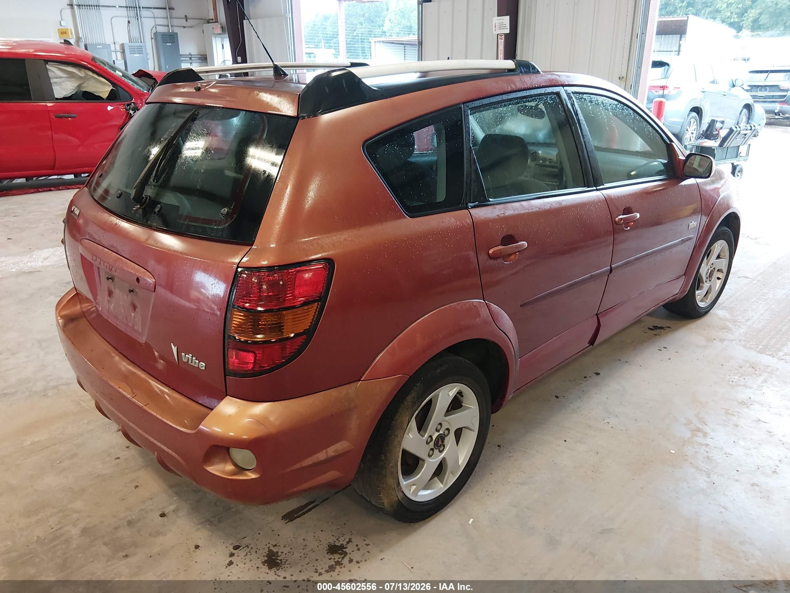 2005 Pontiac Vibe   Orange vin: 5Y2SL638X5Z421795