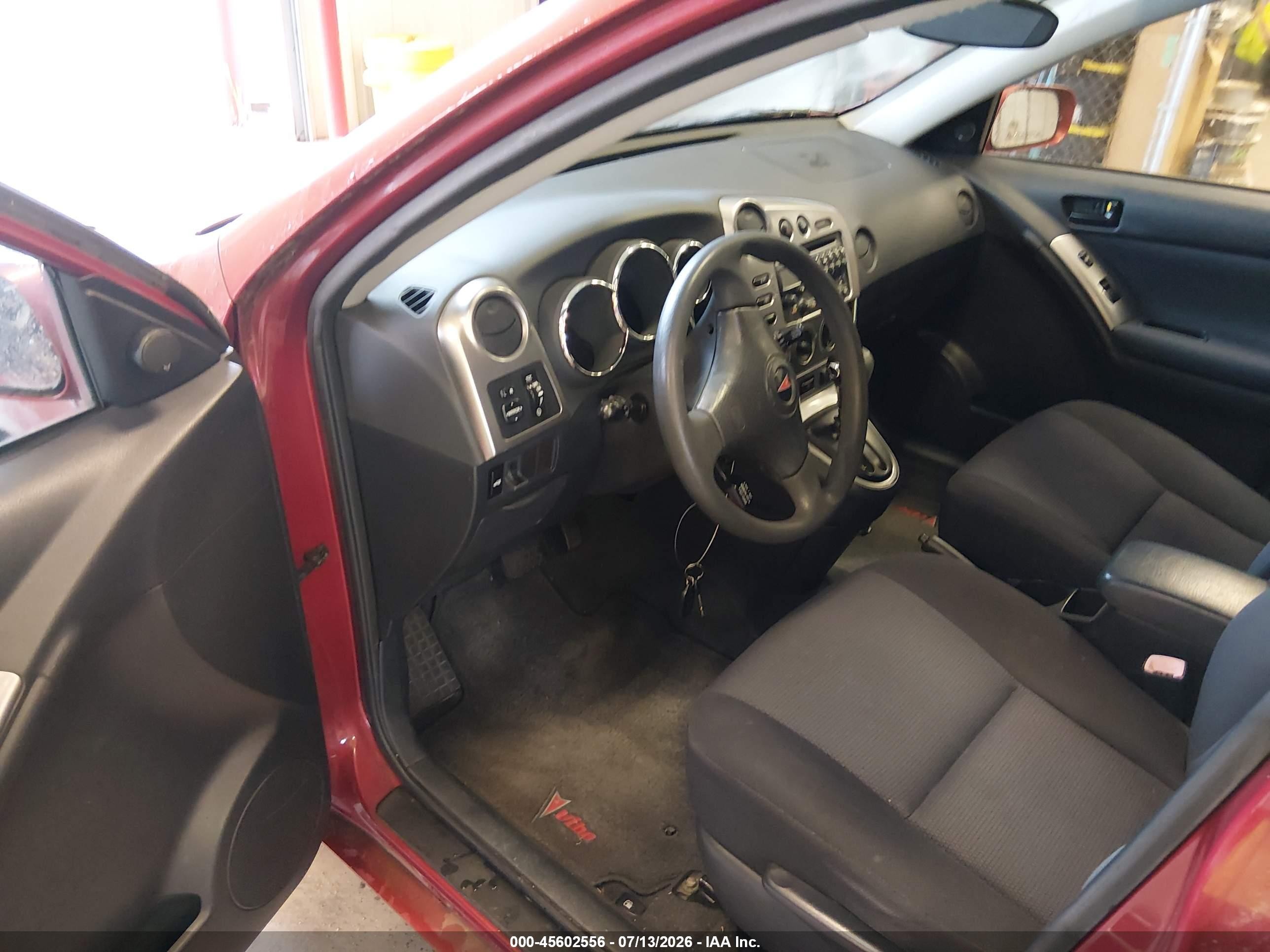 2005 Pontiac Vibe   Orange vin: 5Y2SL638X5Z421795