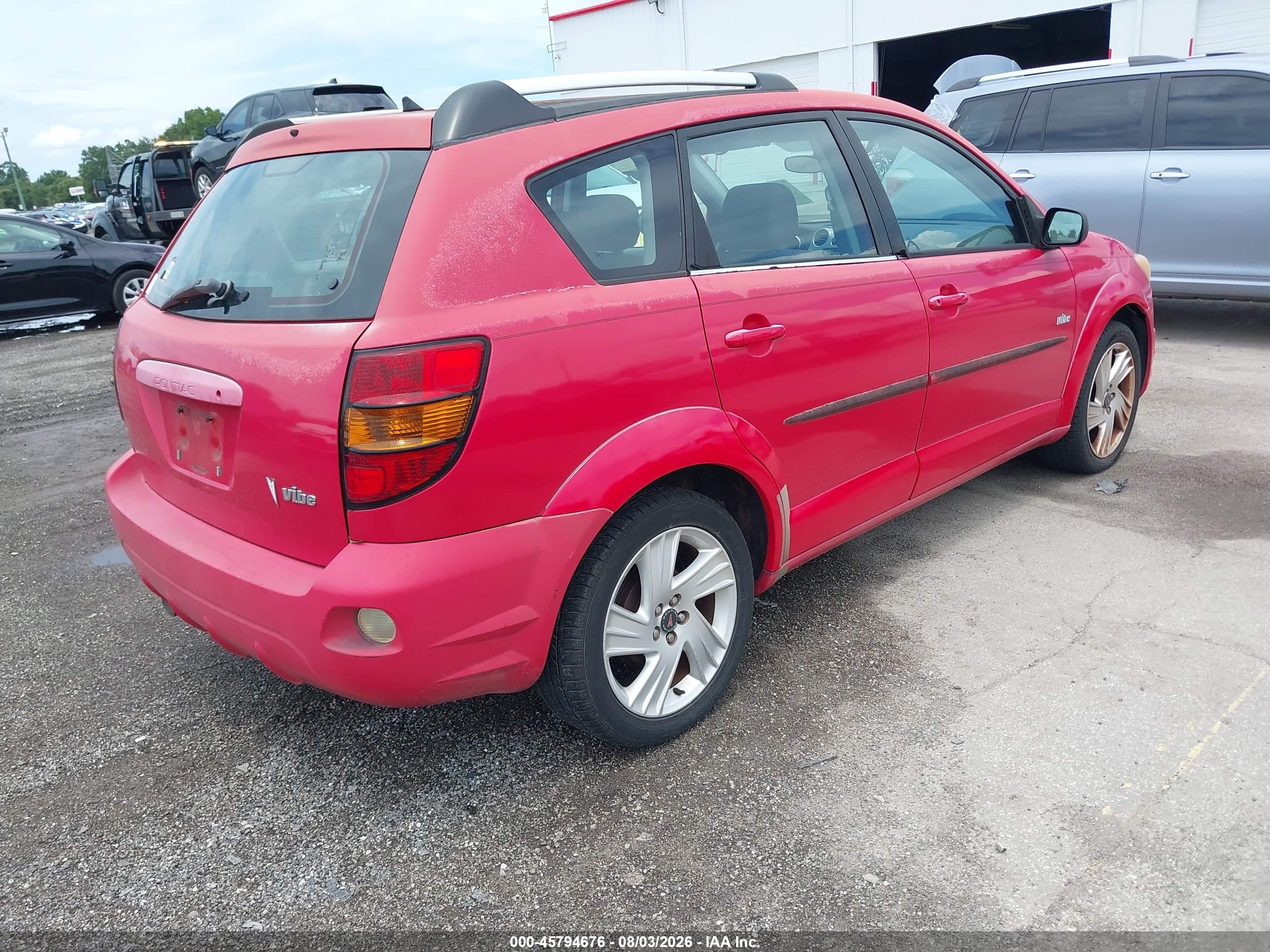 2005 Pontiac Vibe   Red vin: 5Y2SL638X5Z429668