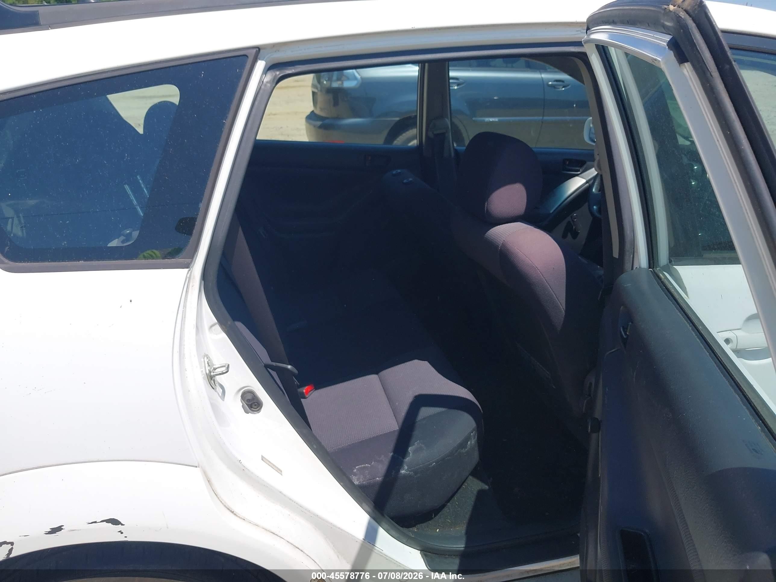 2005 Pontiac Vibe   White vin: 5Y2SL638X5Z433638