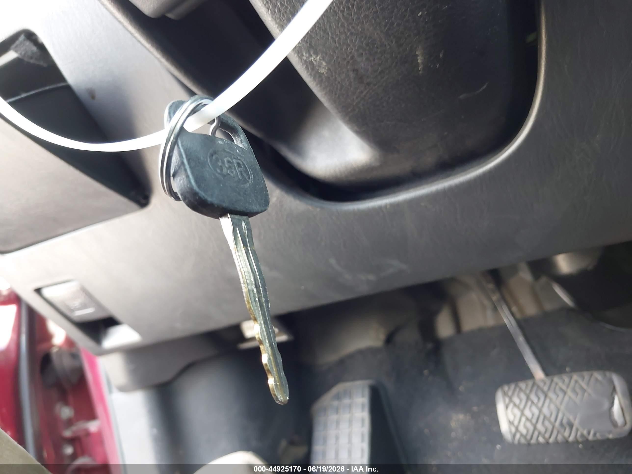 2007 Pontiac Vibe   Красный vin: 5Y2SL65807Z400521