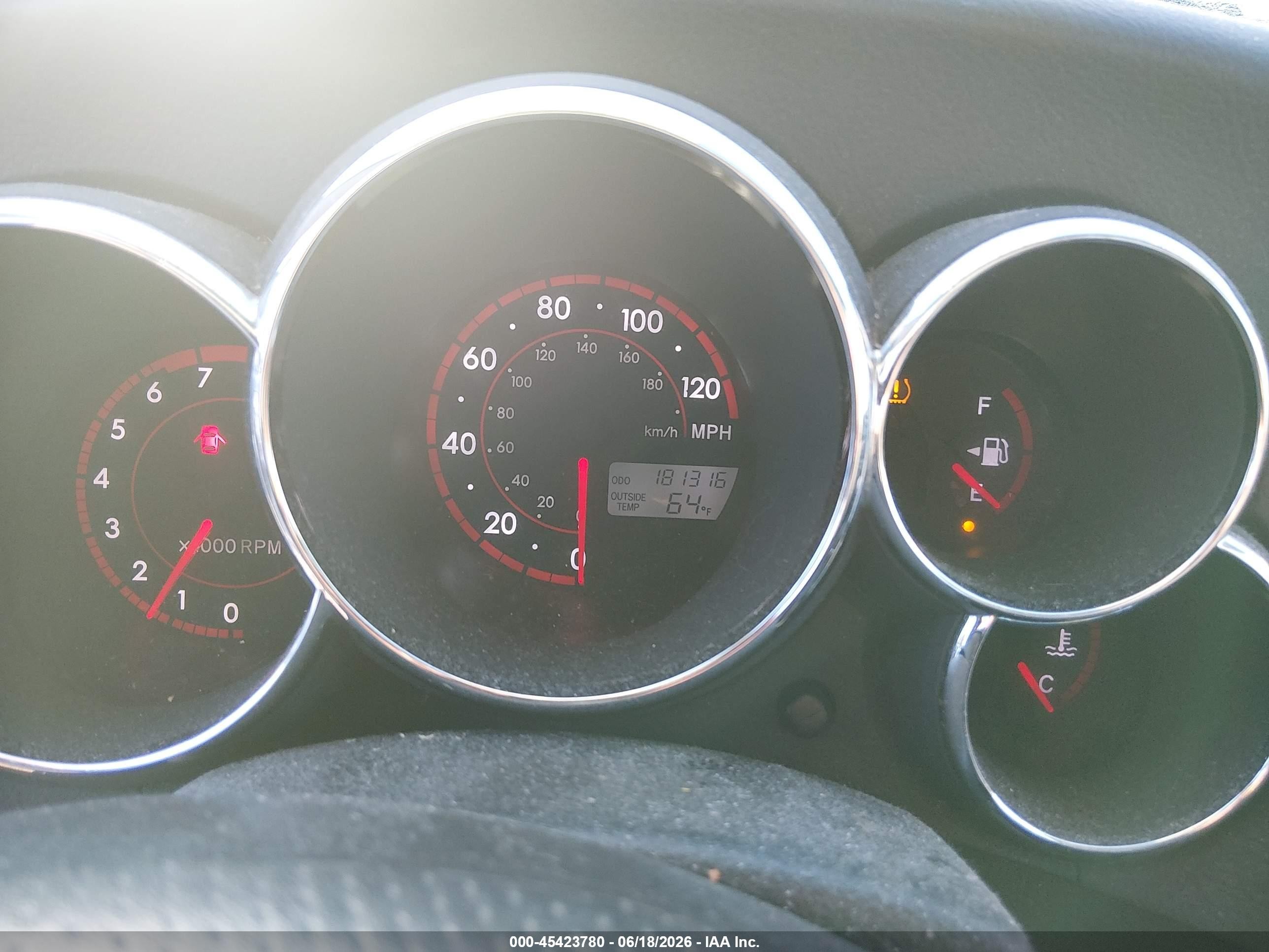 2008 Pontiac Vibe   Silver vin: 5Y2SL65808Z410127