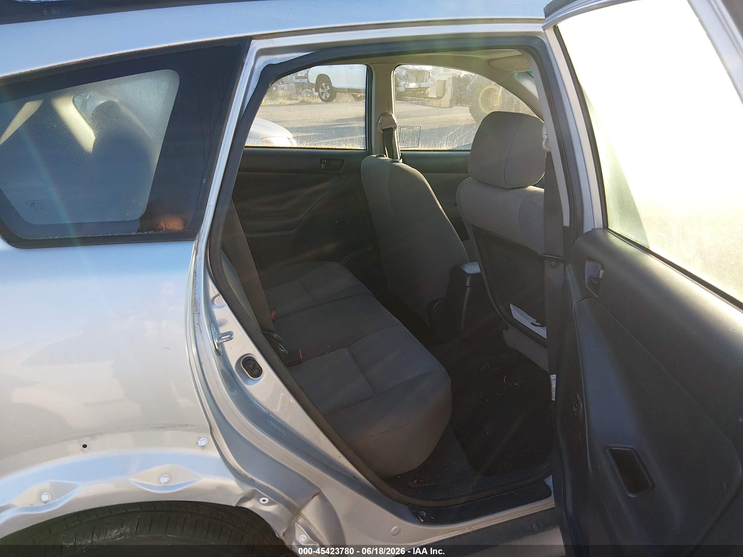 2008 Pontiac Vibe   Silver vin: 5Y2SL65808Z410127
