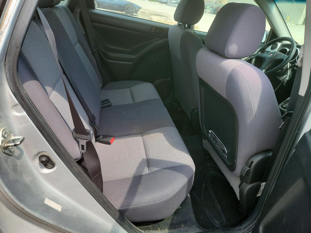 2007 Pontiac Vibe Silver vin: 5Y2SL65817Z413889