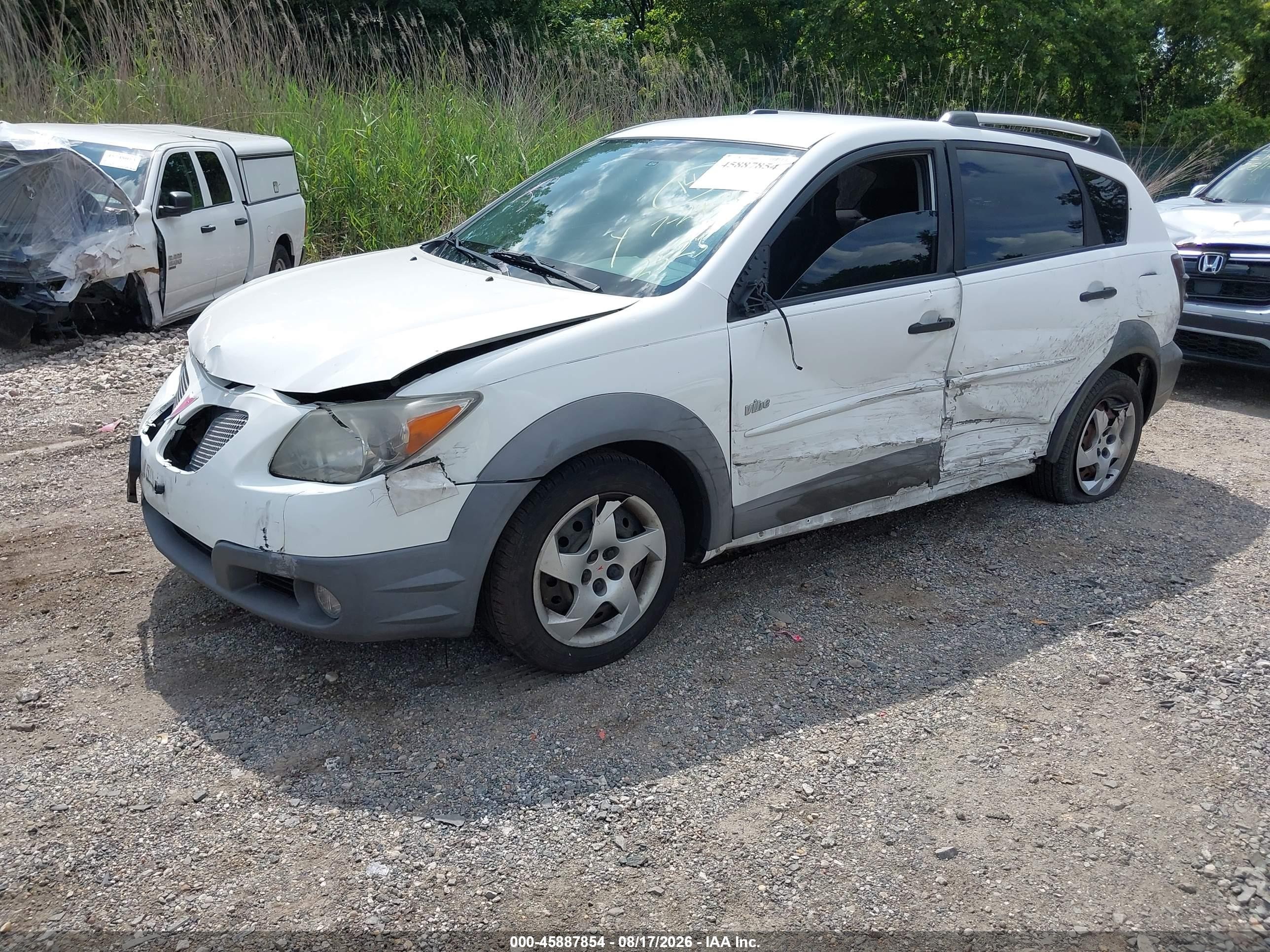 2007 Pontiac Vibe   White vin: 5Y2SL65817Z420664