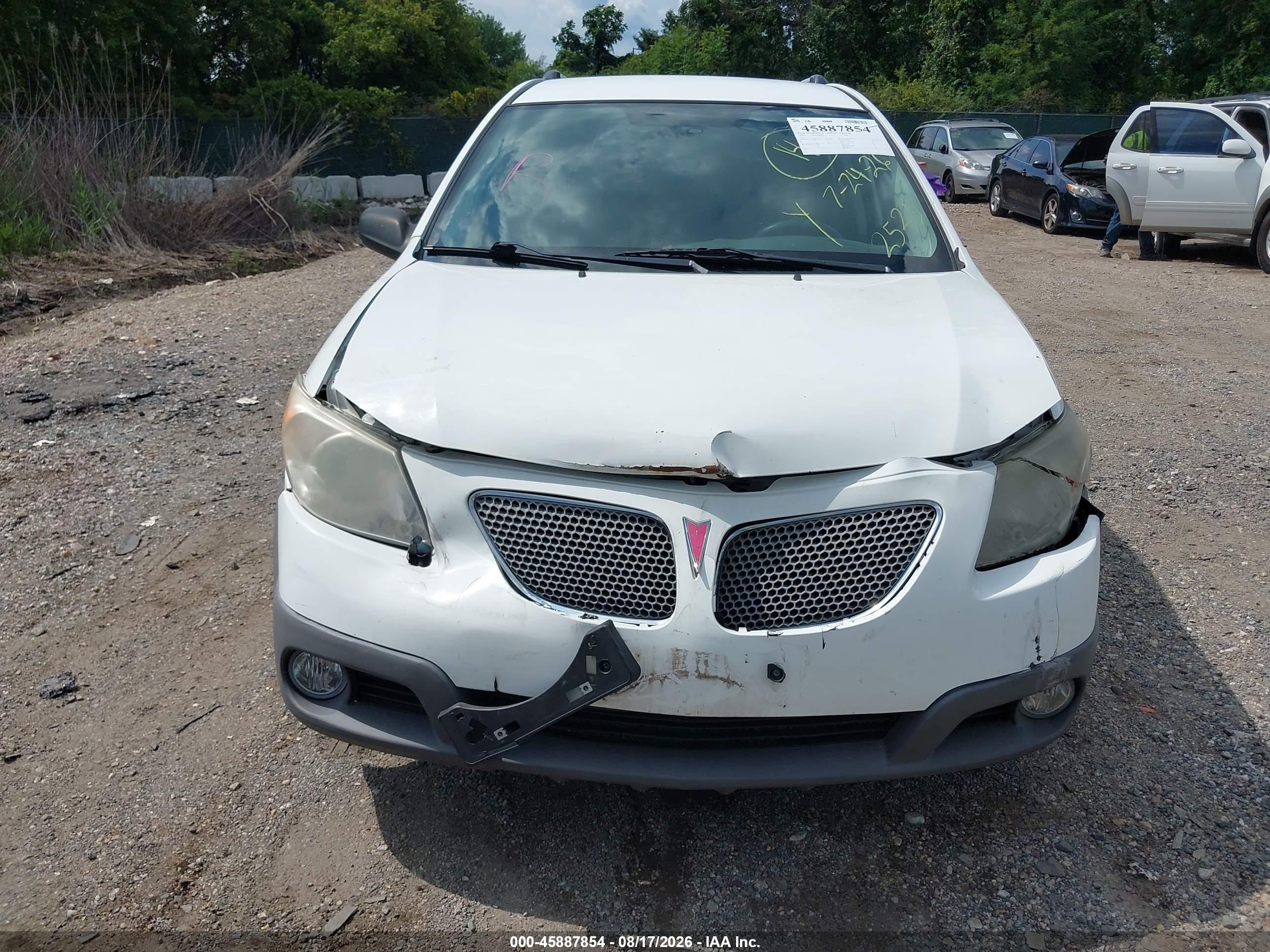 2007 Pontiac Vibe   White vin: 5Y2SL65817Z420664