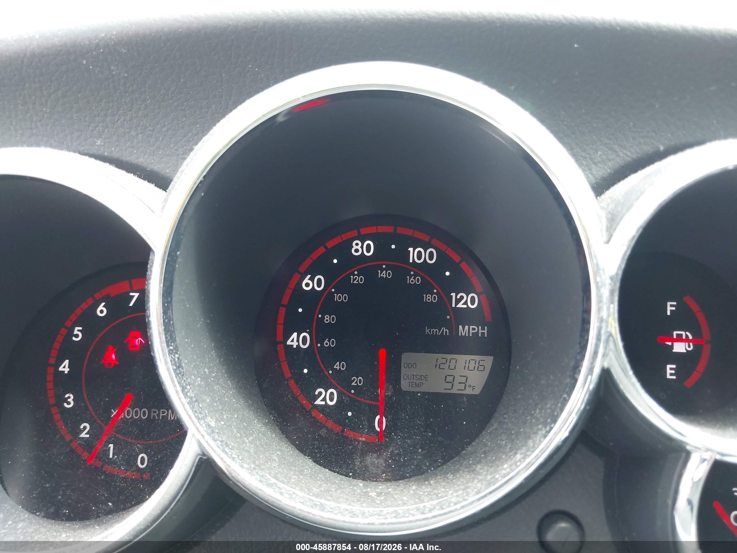 2007 Pontiac Vibe   White vin: 5Y2SL65817Z420664
