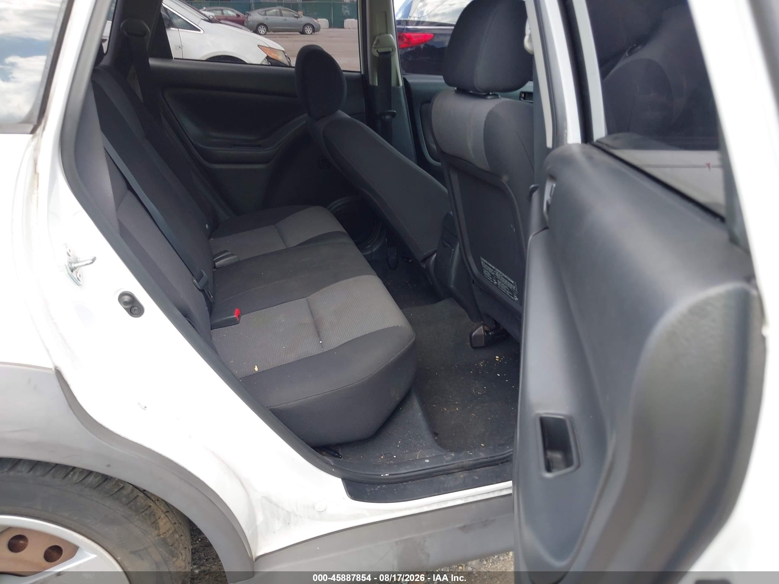 2007 Pontiac Vibe   White vin: 5Y2SL65817Z420664