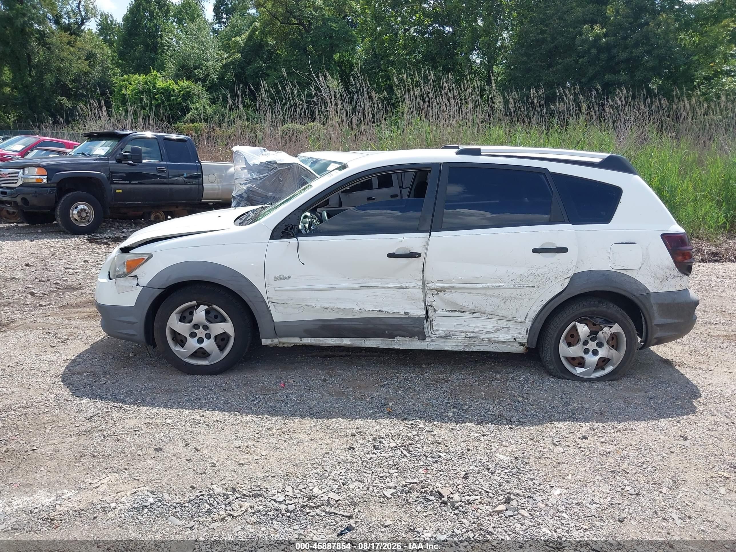 2007 Pontiac Vibe   White vin: 5Y2SL65817Z420664