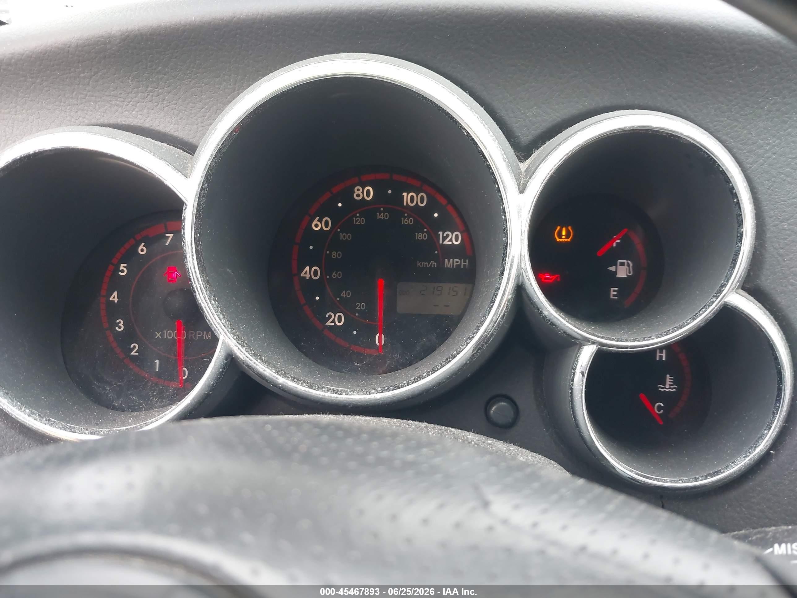 2008 Pontiac Vibe   Silver vin: 5Y2SL65818Z410413
