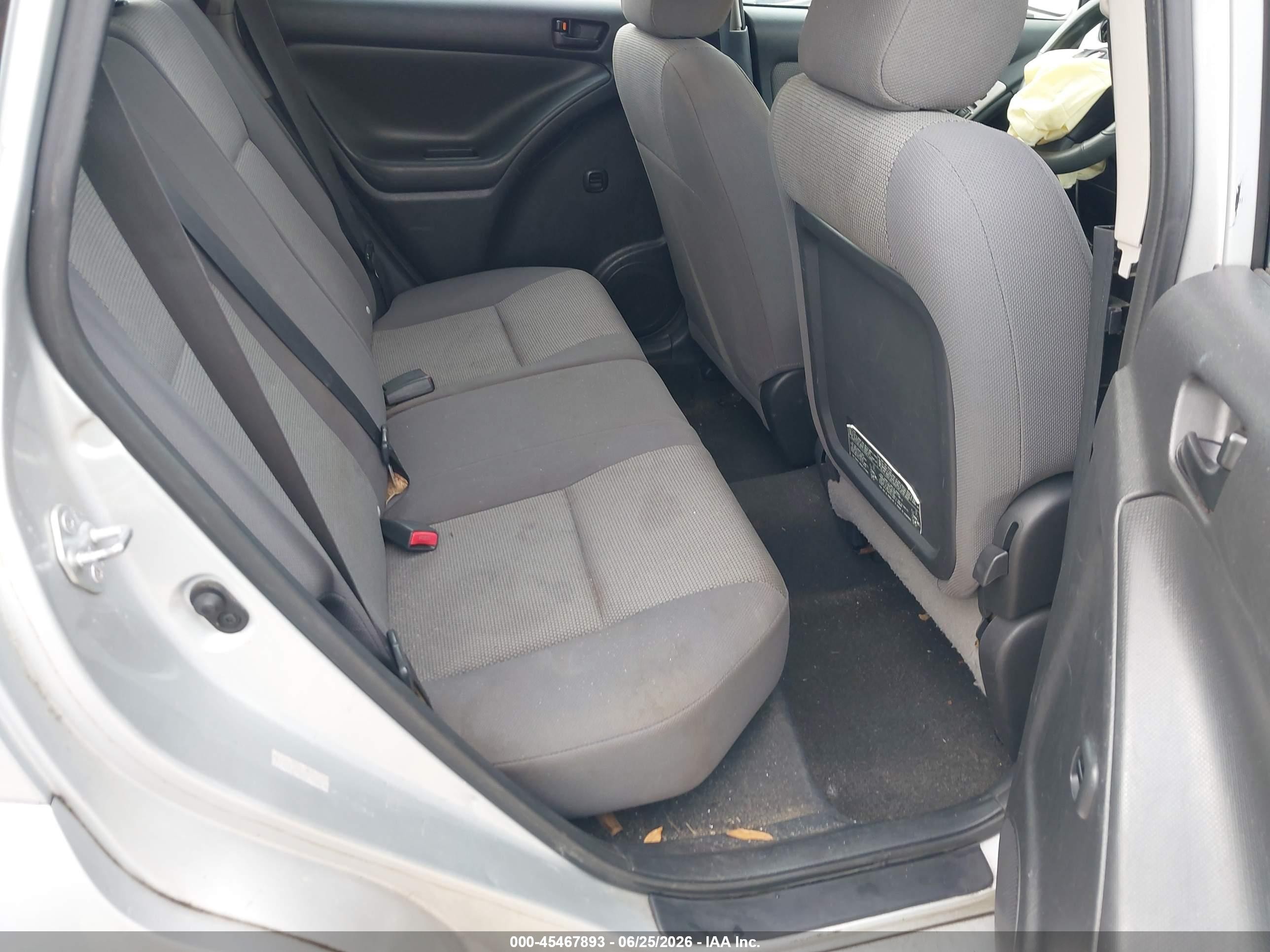 2008 Pontiac Vibe   Silver vin: 5Y2SL65818Z410413