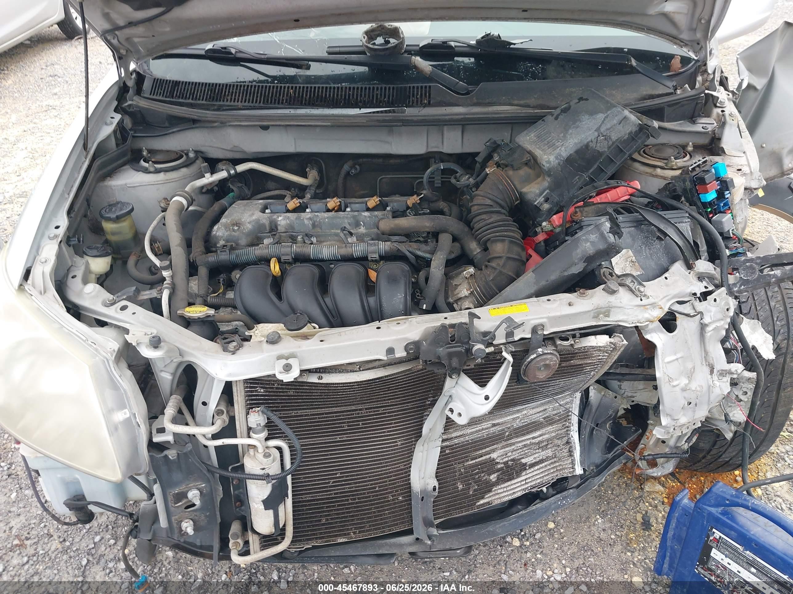2008 Pontiac Vibe   Silver vin: 5Y2SL65818Z410413