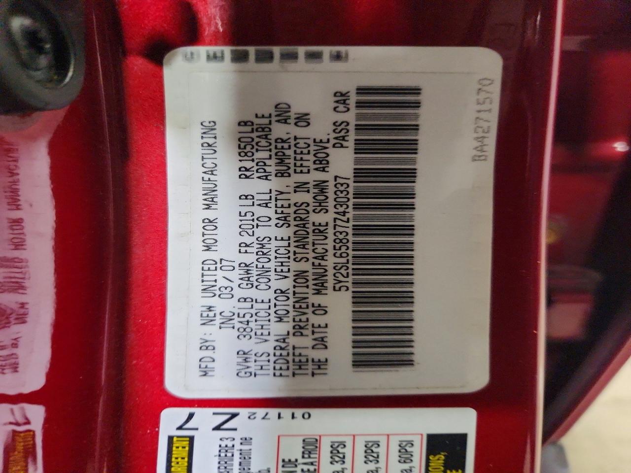2007 Pontiac Vibe Red vin: 5Y2SL65837Z430337