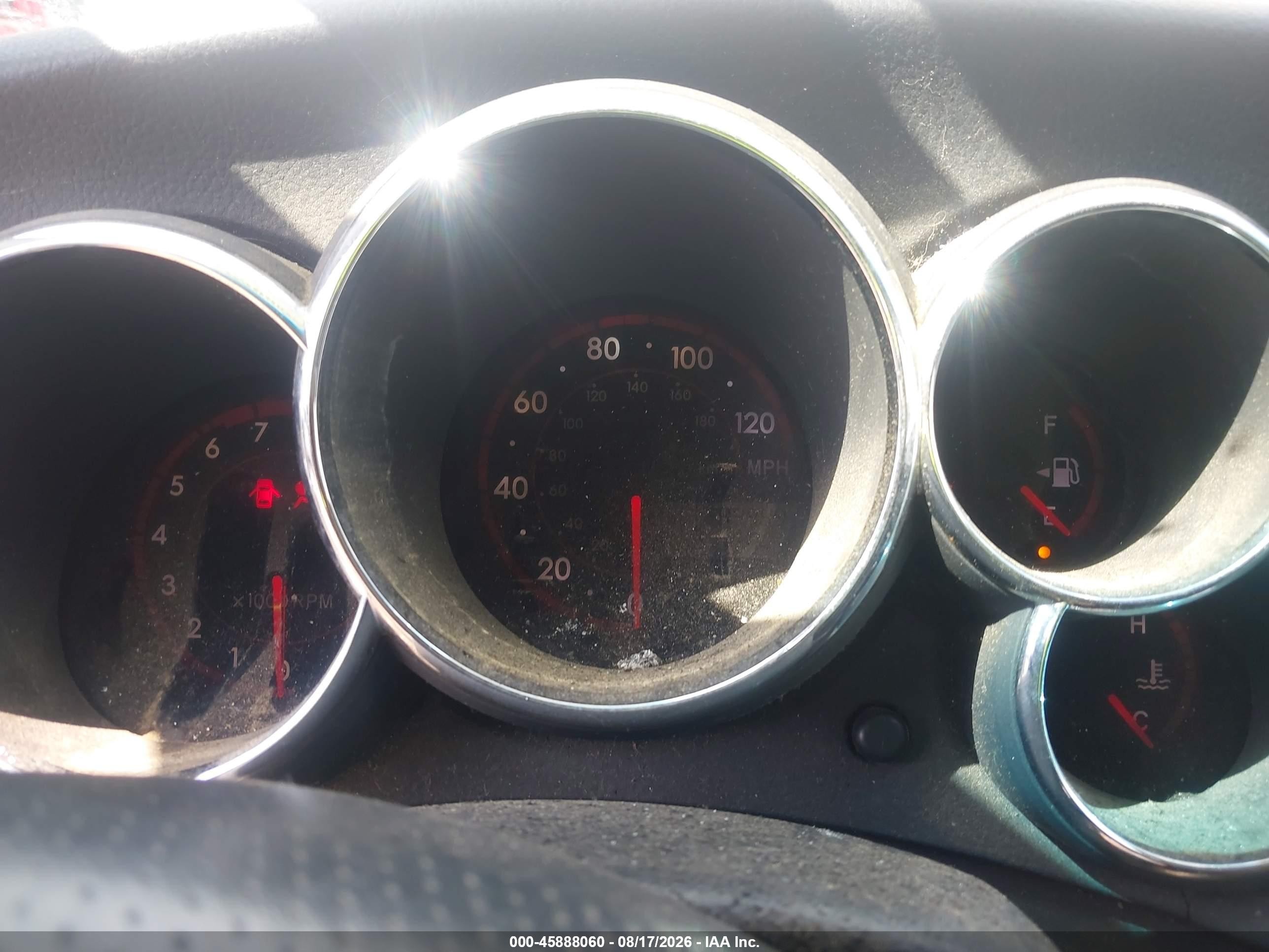 2008 Pontiac Vibe   White vin: 5Y2SL65838Z414995