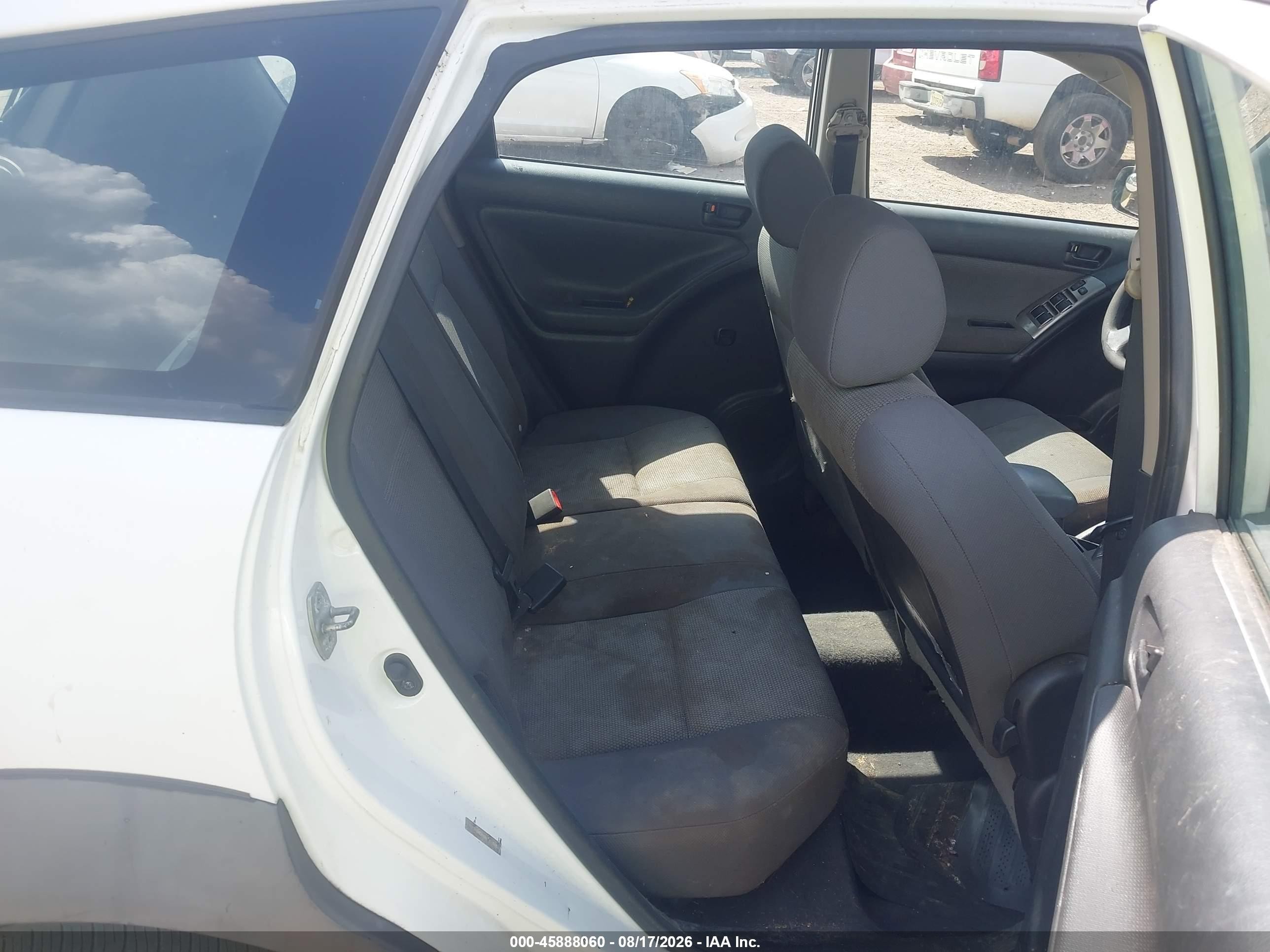 2008 Pontiac Vibe   White vin: 5Y2SL65838Z414995