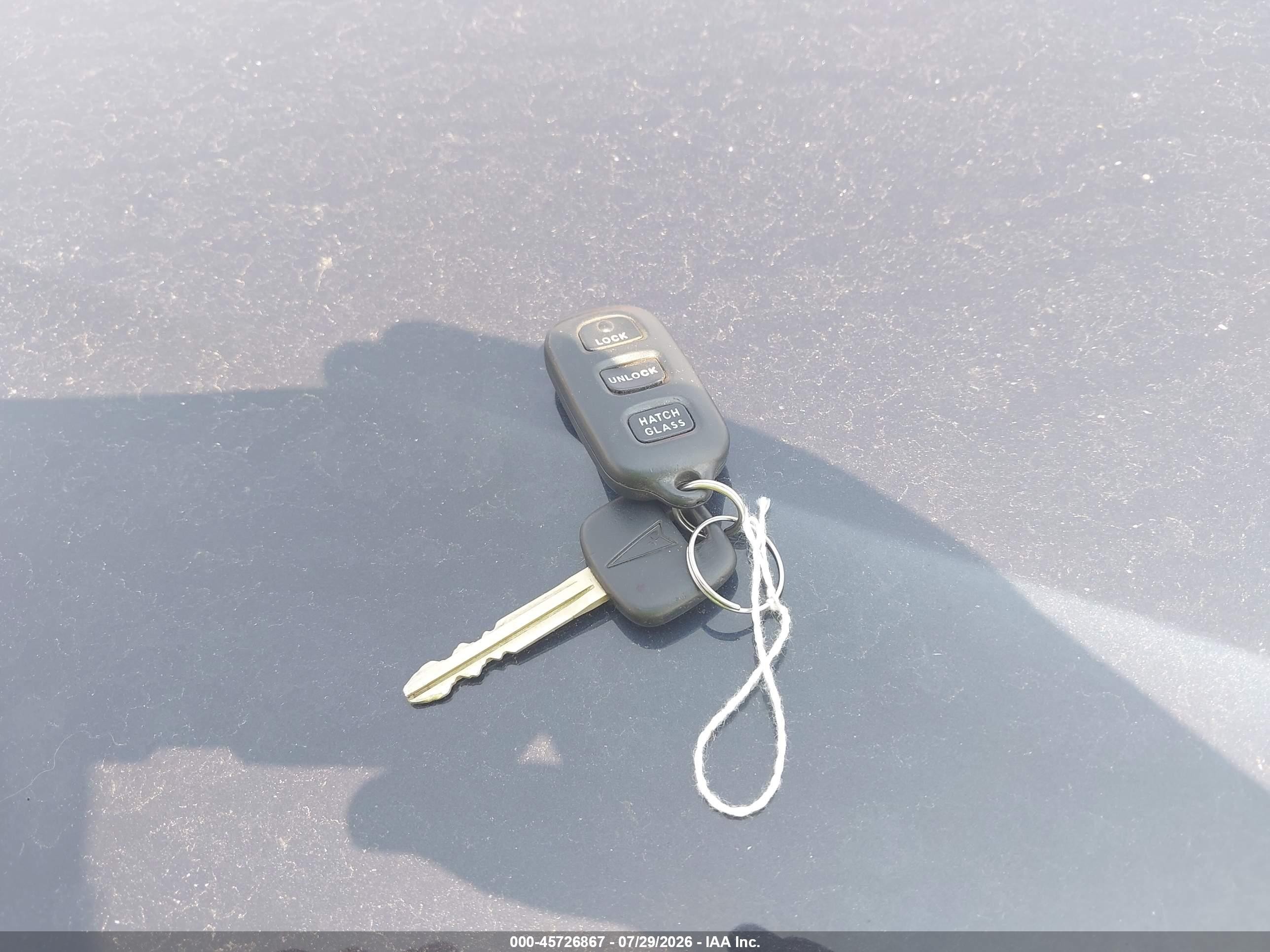 2008 Pontiac Vibe   Red vin: 5Y2SL65848Z421213