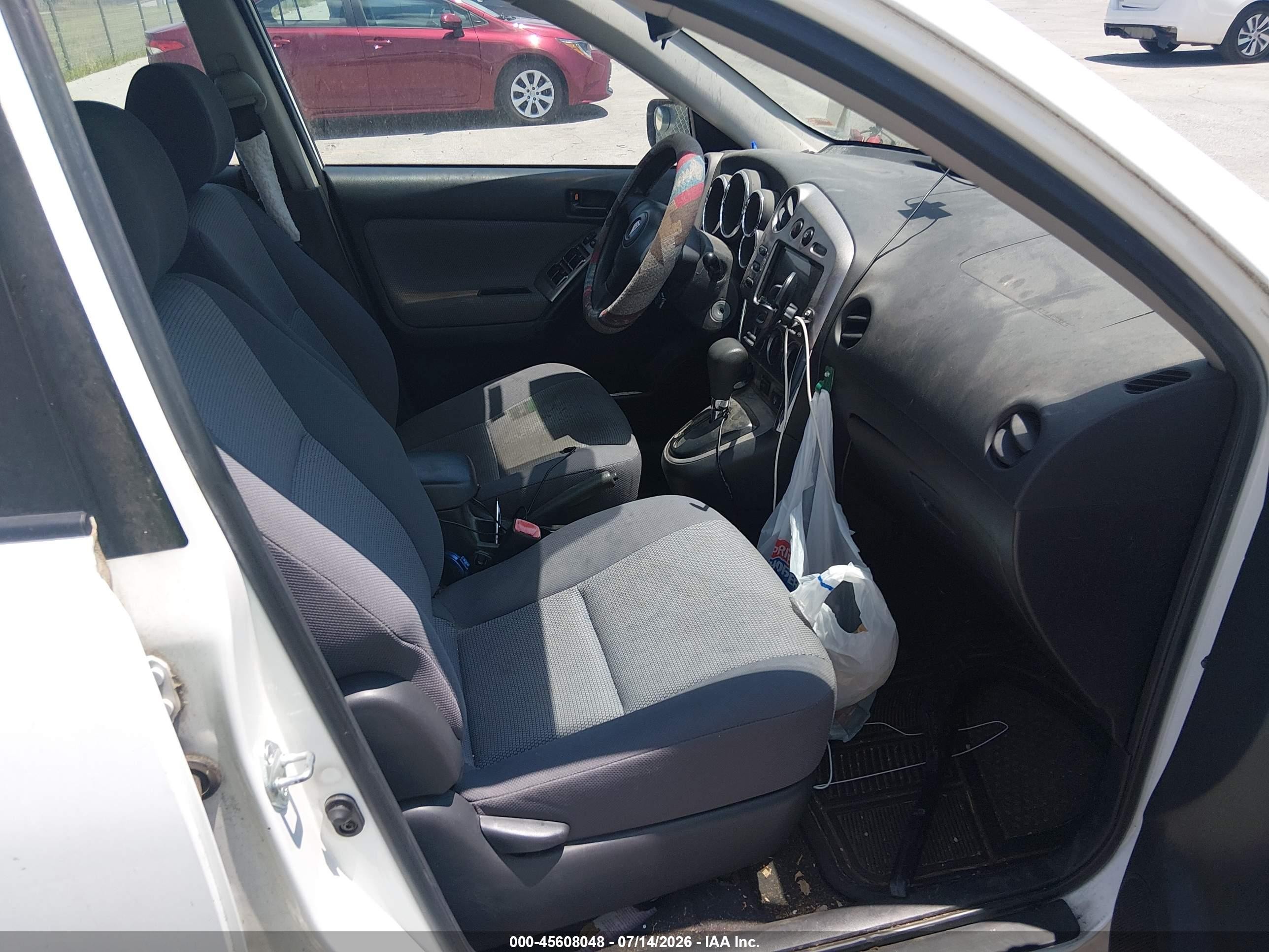 2006 Pontiac Vibe   White vin: 5Y2SL65856Z457084