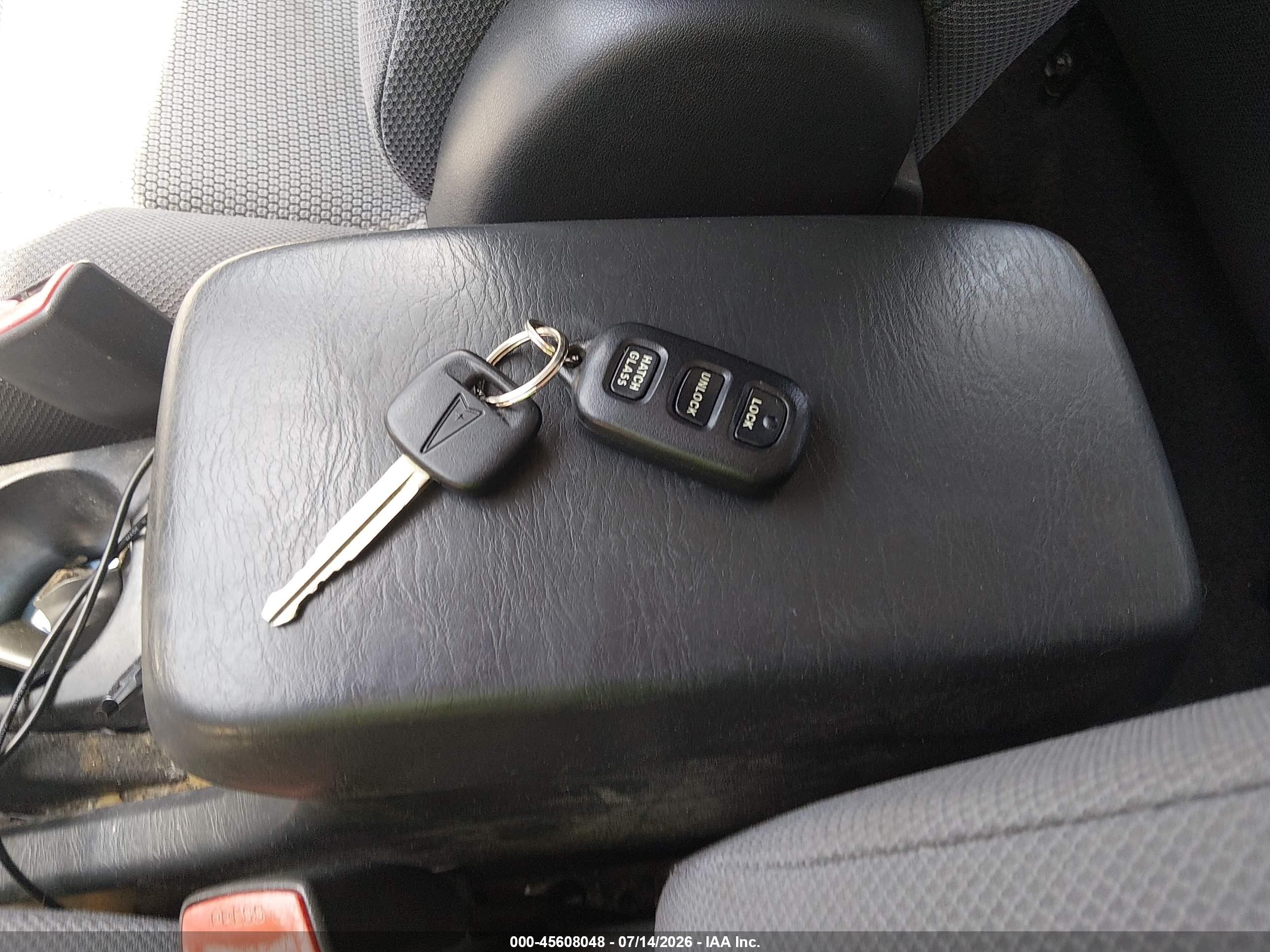 2006 Pontiac Vibe   White vin: 5Y2SL65856Z457084